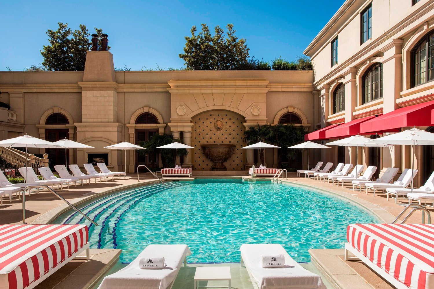 atlxr-pool-piazza-9599-hor-clsc.jpg