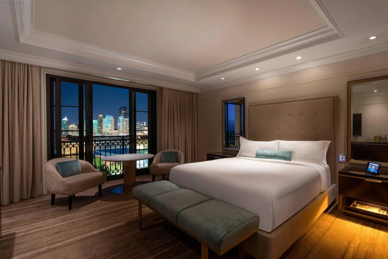 atlxr-king-bedroom-9613-hor-clsc.jpg