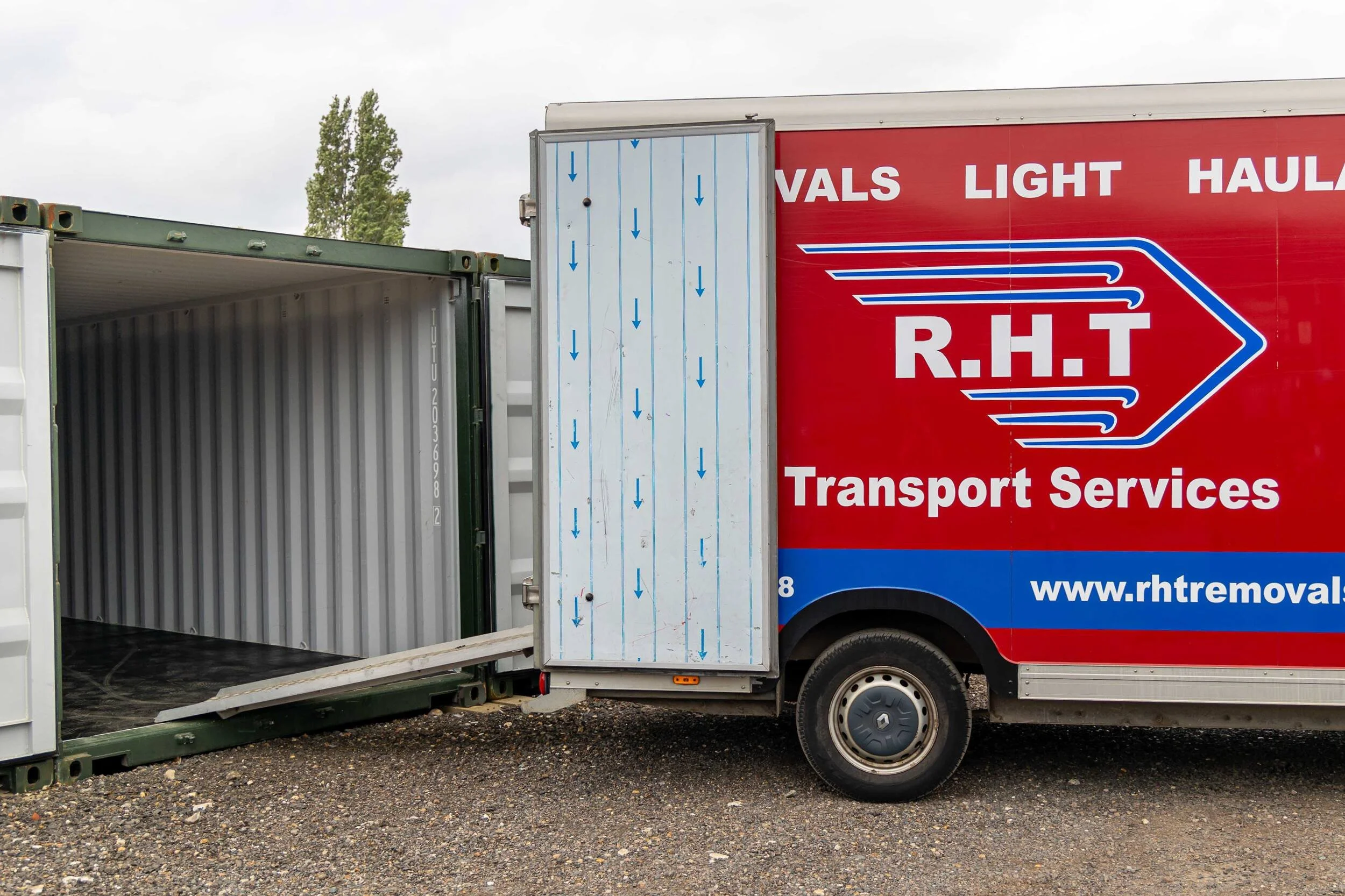 removals-van-unloading-ramp-self-storage-norfolk.jpg
