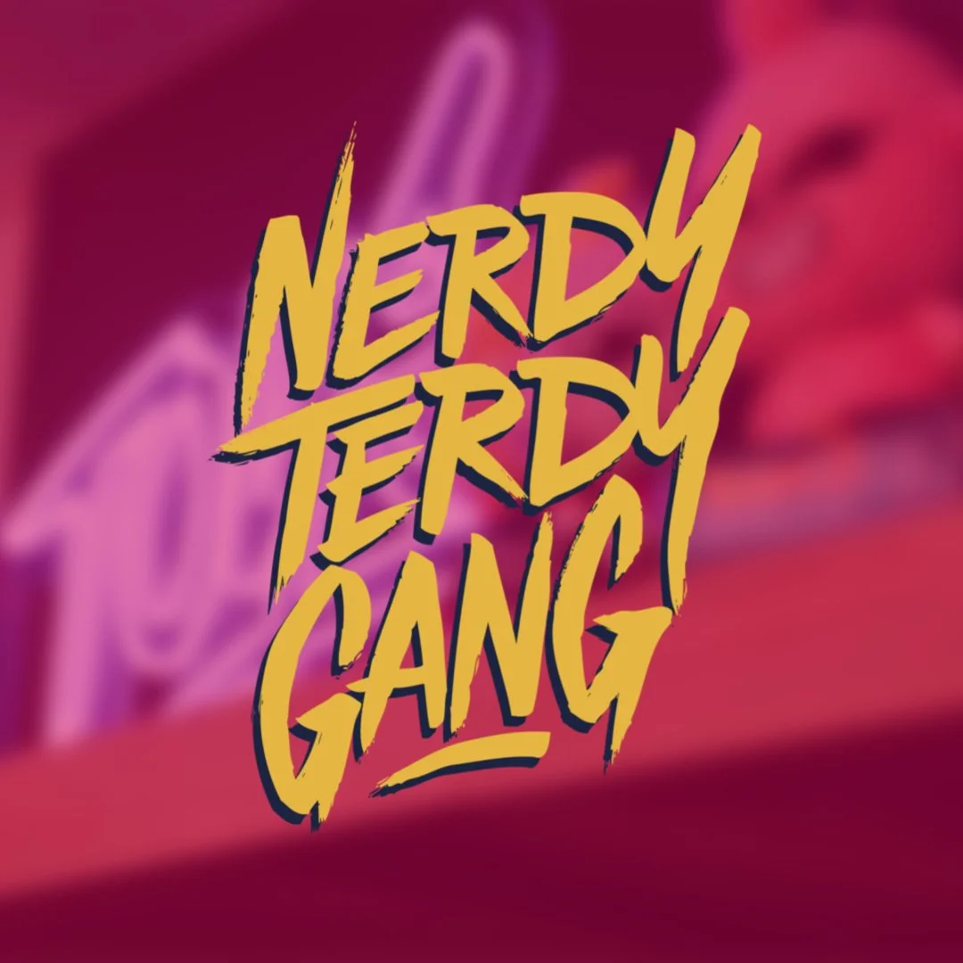Logo Nerdy Terdy Gang auf dunkel pinken Hintergrund 