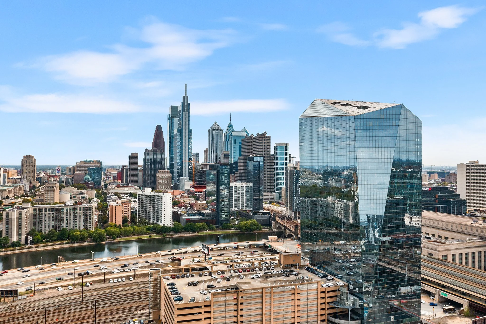 Flying In for a Meeting? How to Get From PHL Airport to a Center City Meeting Room Without a Car
