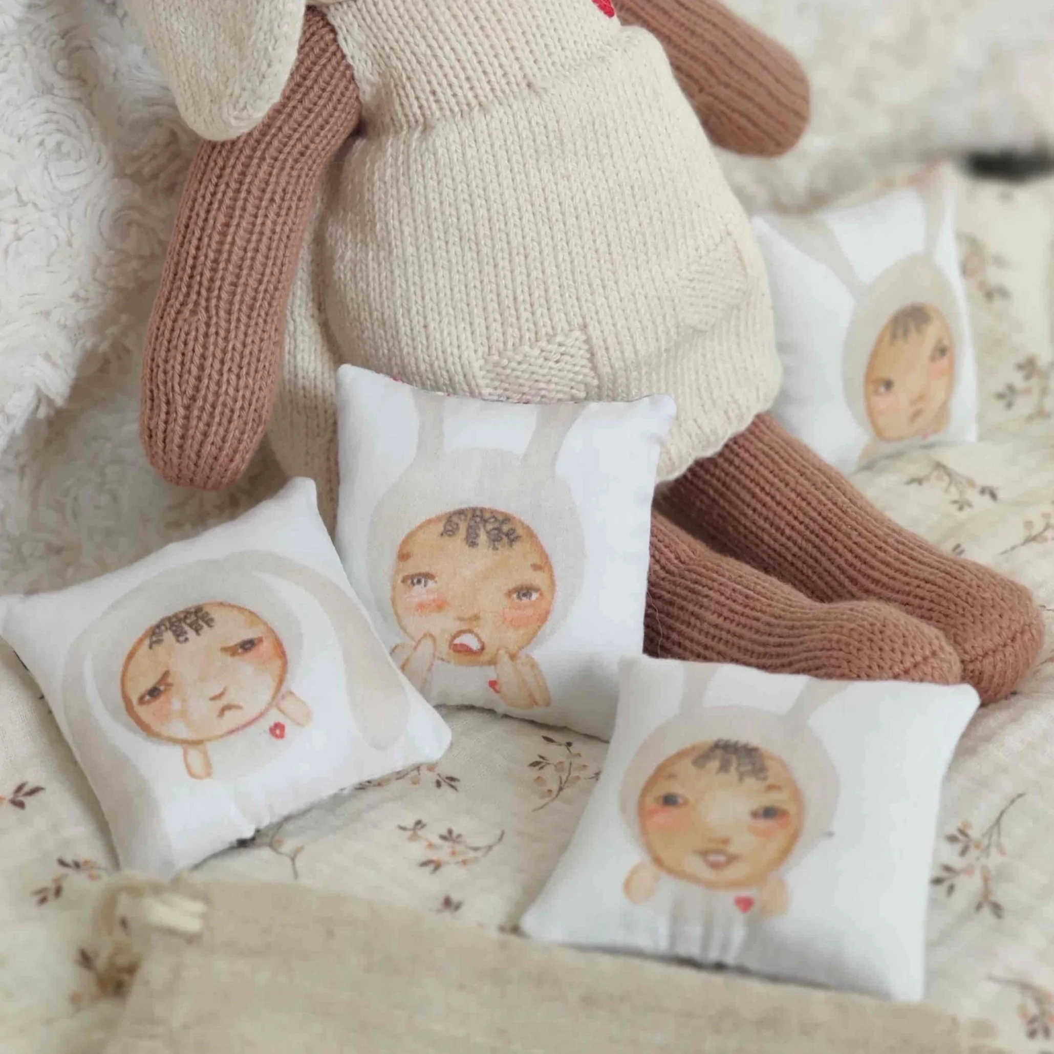 Sac à dos des émotions Canela à coeur avec coussins émotionnels joie peur colère tristesse