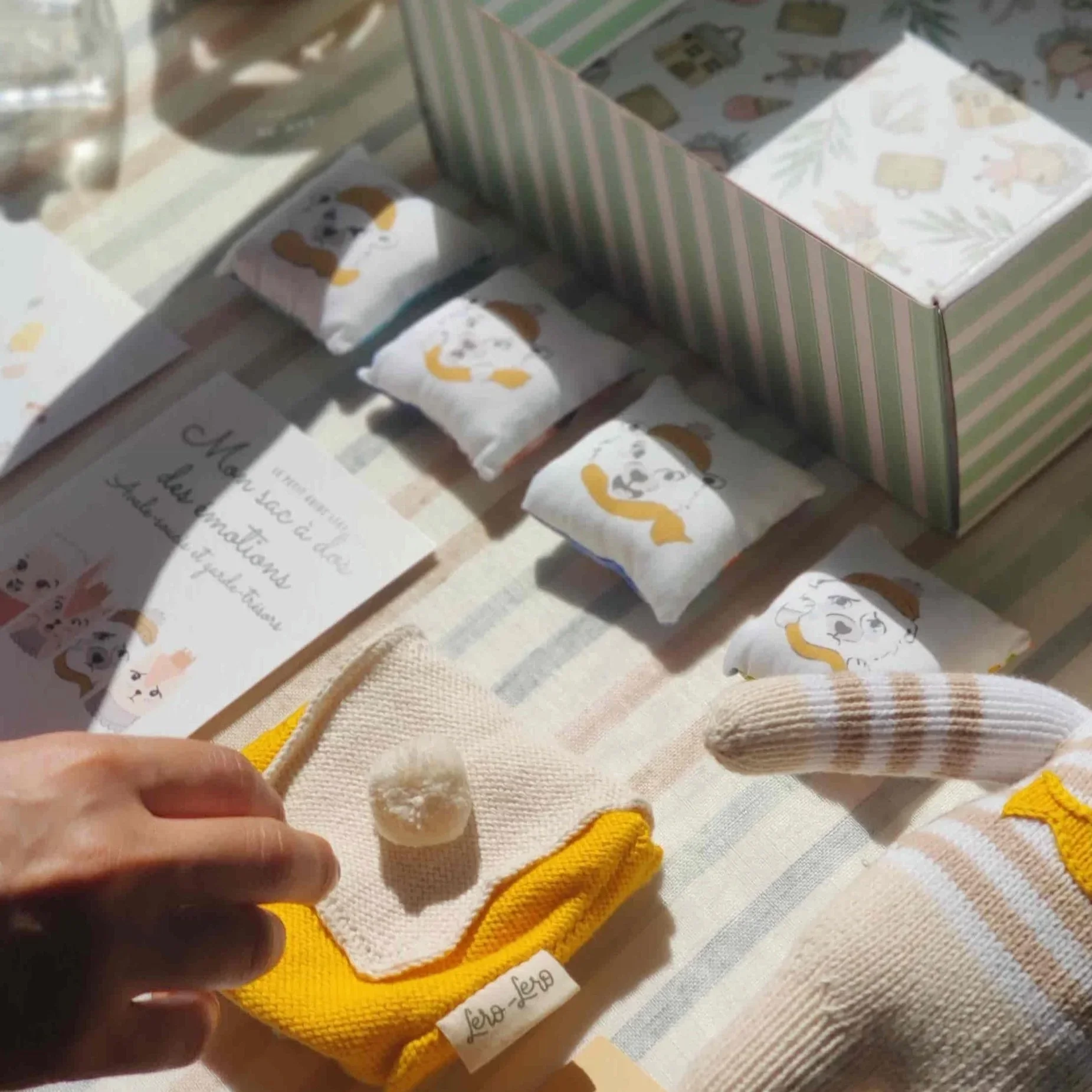 Sac a dos des émotions Yaruc jaune pompon