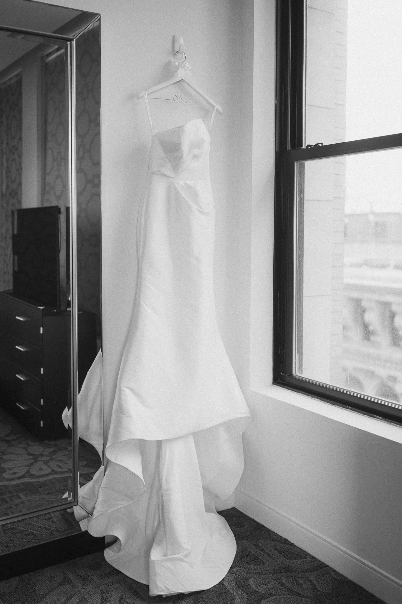 FischerWedding-TheLempicka-35mmFilm-120Film-CincinnatiWedding-6-13.jpg