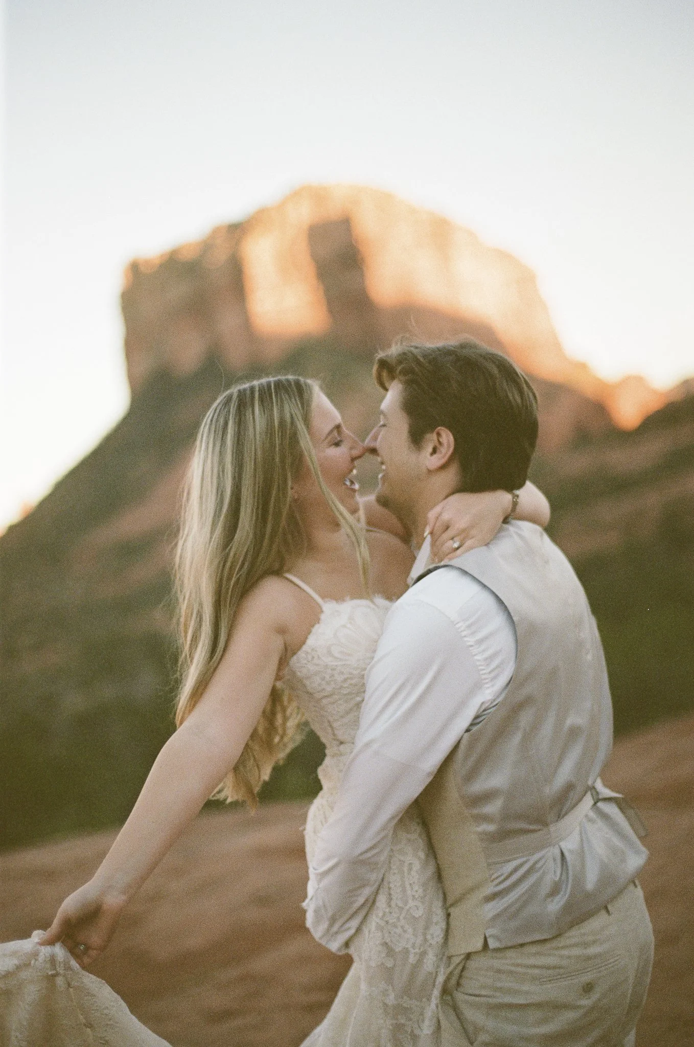 Carissa+Mark-Sedona-Arizona-Elopement-Cincinnati-JuliaHunterPhotography-35mmFilm-120Film-Wedding-29.jpg