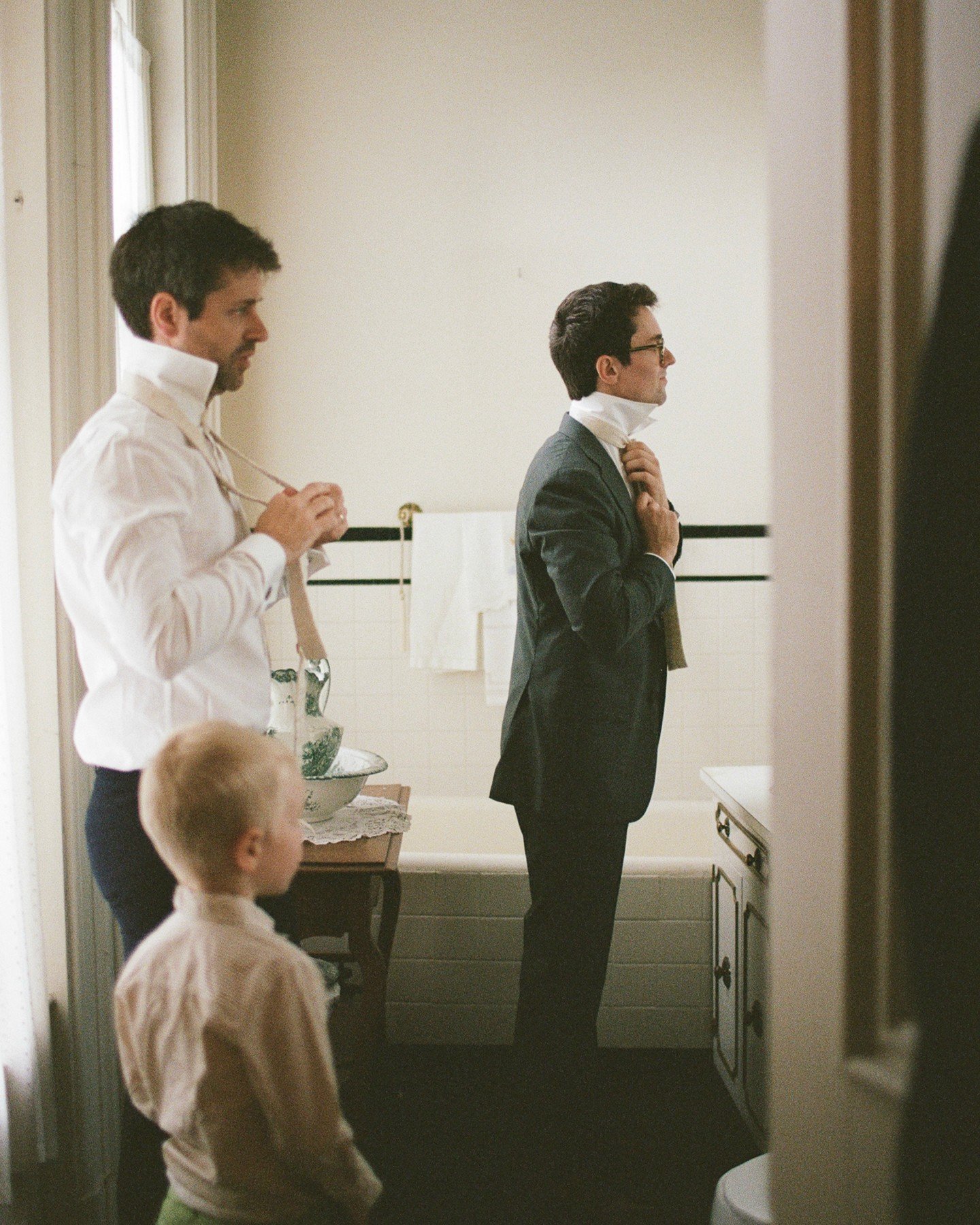 Getting ready with Sarah + Mike 🗝️🤍🦢 I can&rsquo;t believe it&rsquo;s been a year already this week since these two tied the knot. 

Documentary Wedding Photographer, Film Wedding Photography, Authentic Photography, Candid Wedding, Timeless Imager