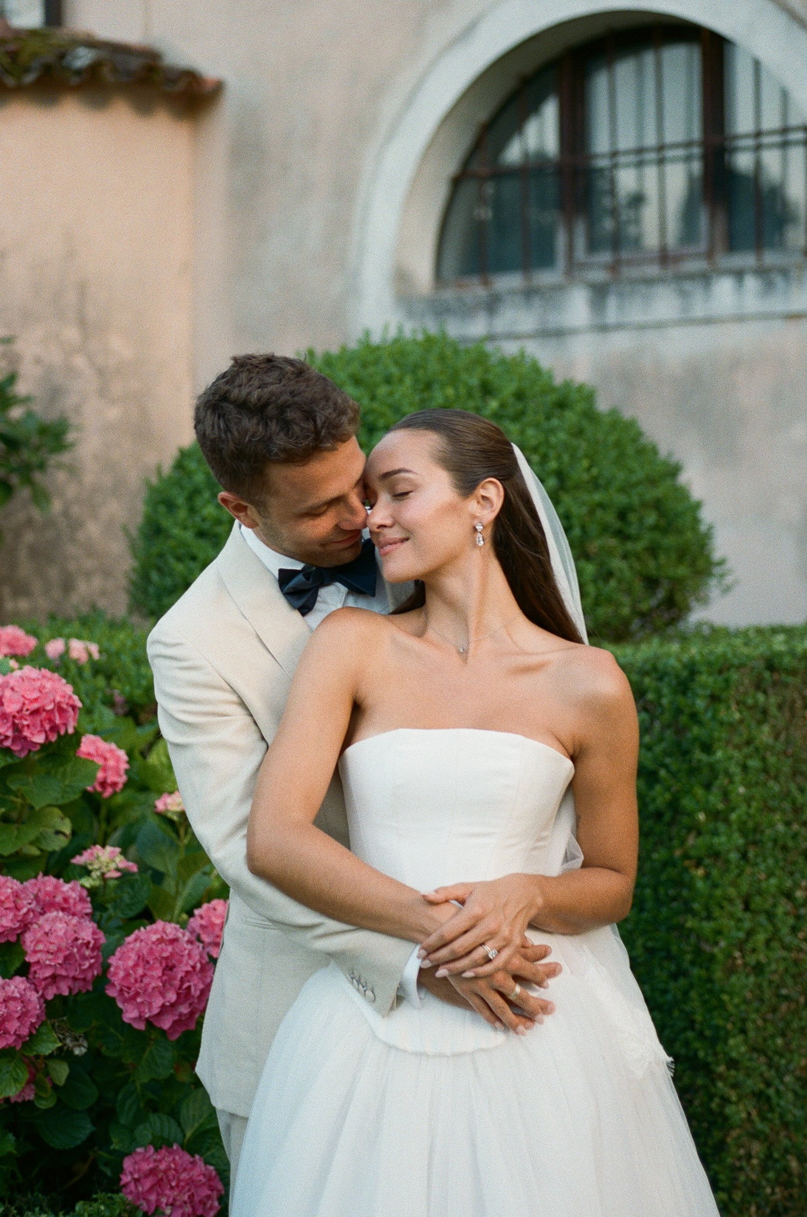 Sophia+Nick-Italy-Destination-CincinnatiWeddingPhotographer-Film-35mm-120-213.jpg