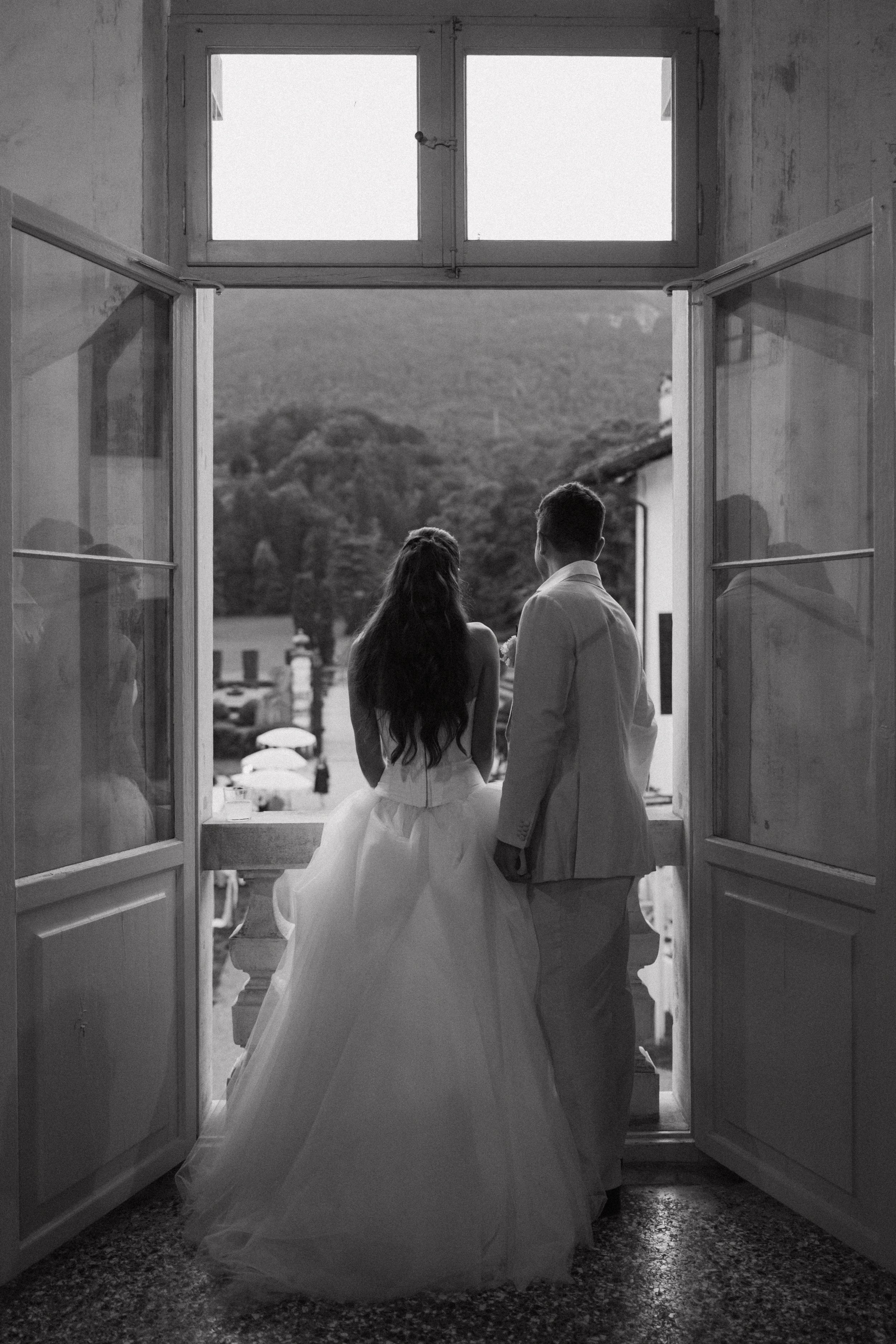 Sophia+Nick-Italy-Destination-CincinnatiWeddingPhotographer-Film-35mm-120-2-37.jpg