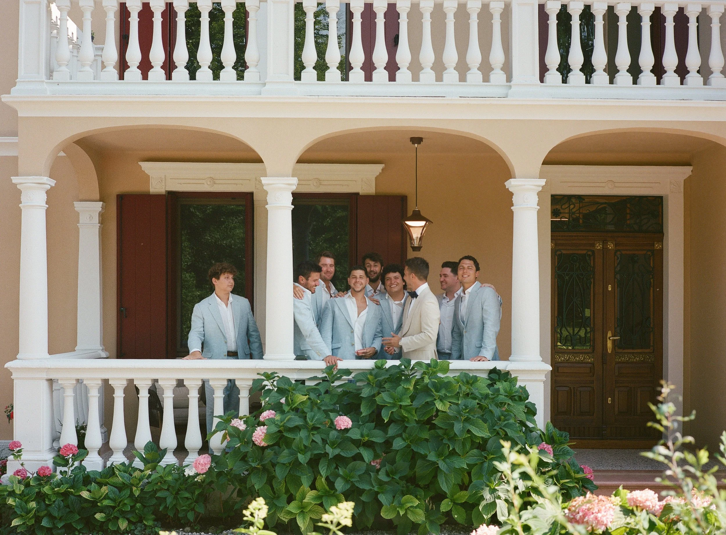 Sophia+Nick-Italy-Destination-CincinnatiWeddingPhotographer-Film-35mm-120-43.jpg