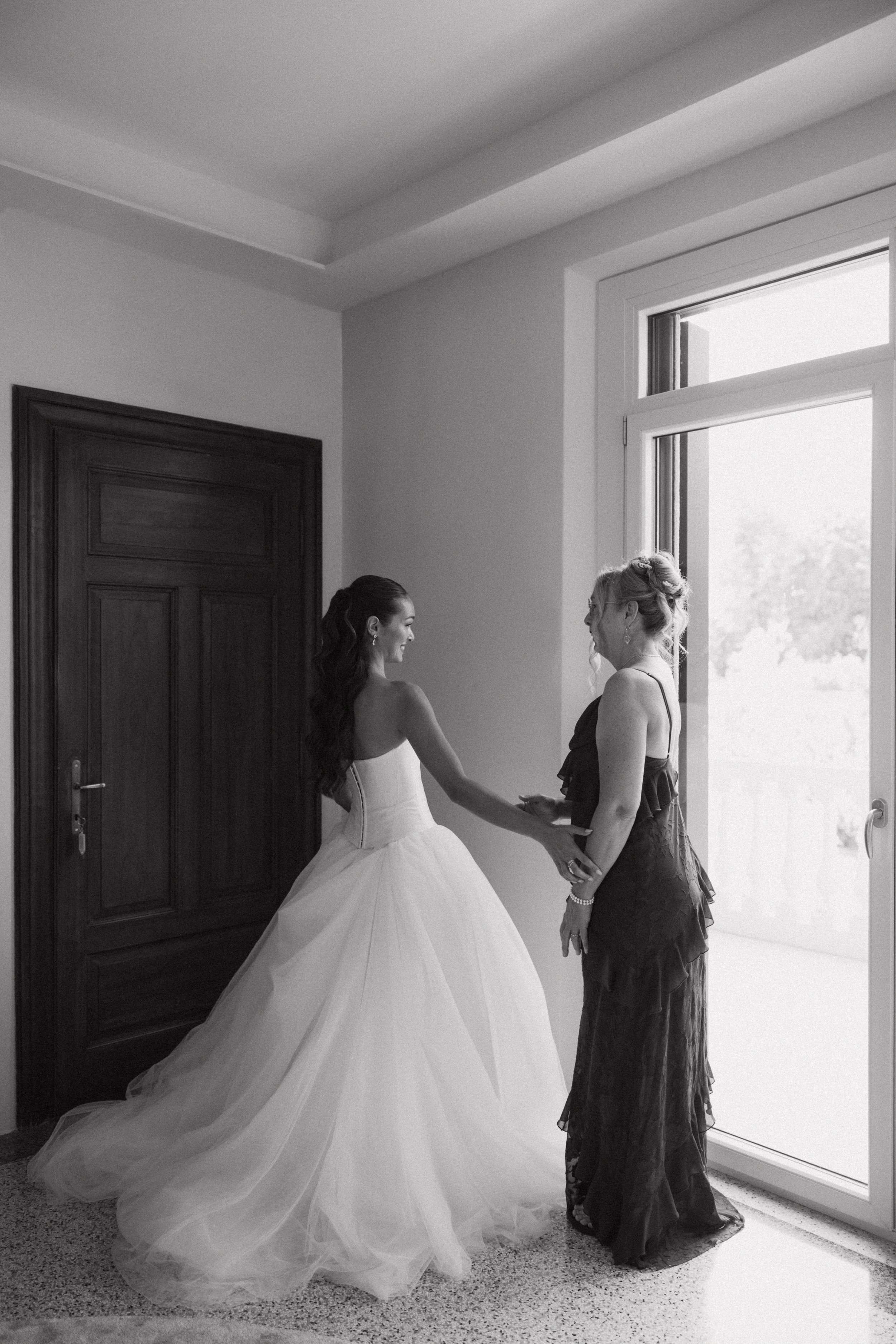 Sophia+Nick-Italy-Destination-CincinnatiWeddingPhotographer-Film-35mm-120-5695-2.jpg