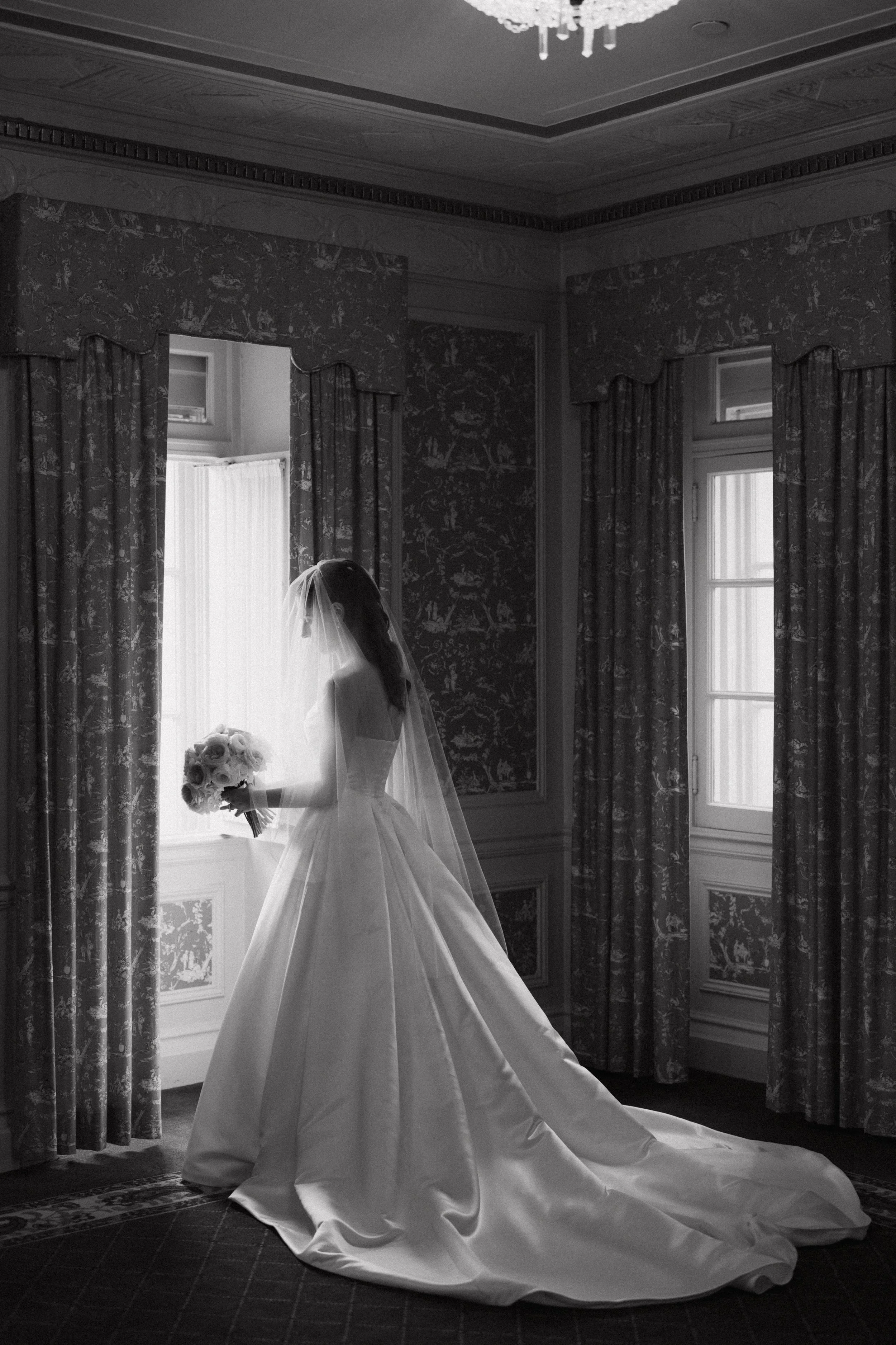 S+E-TheBrown-Louisville-Luxury-CincinnatiWeddingPhotographer-Film-35mm-120-8349.jpg