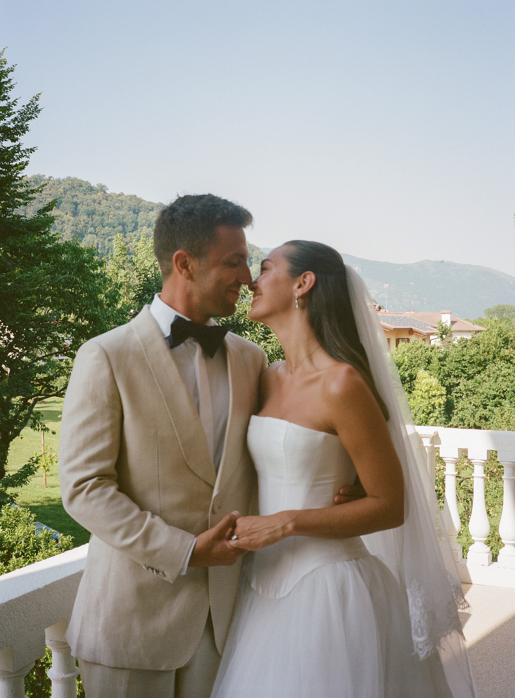 Sophia+Nick-Italy-Destination-CincinnatiWeddingPhotographer-Film-35mm-120-33.jpg