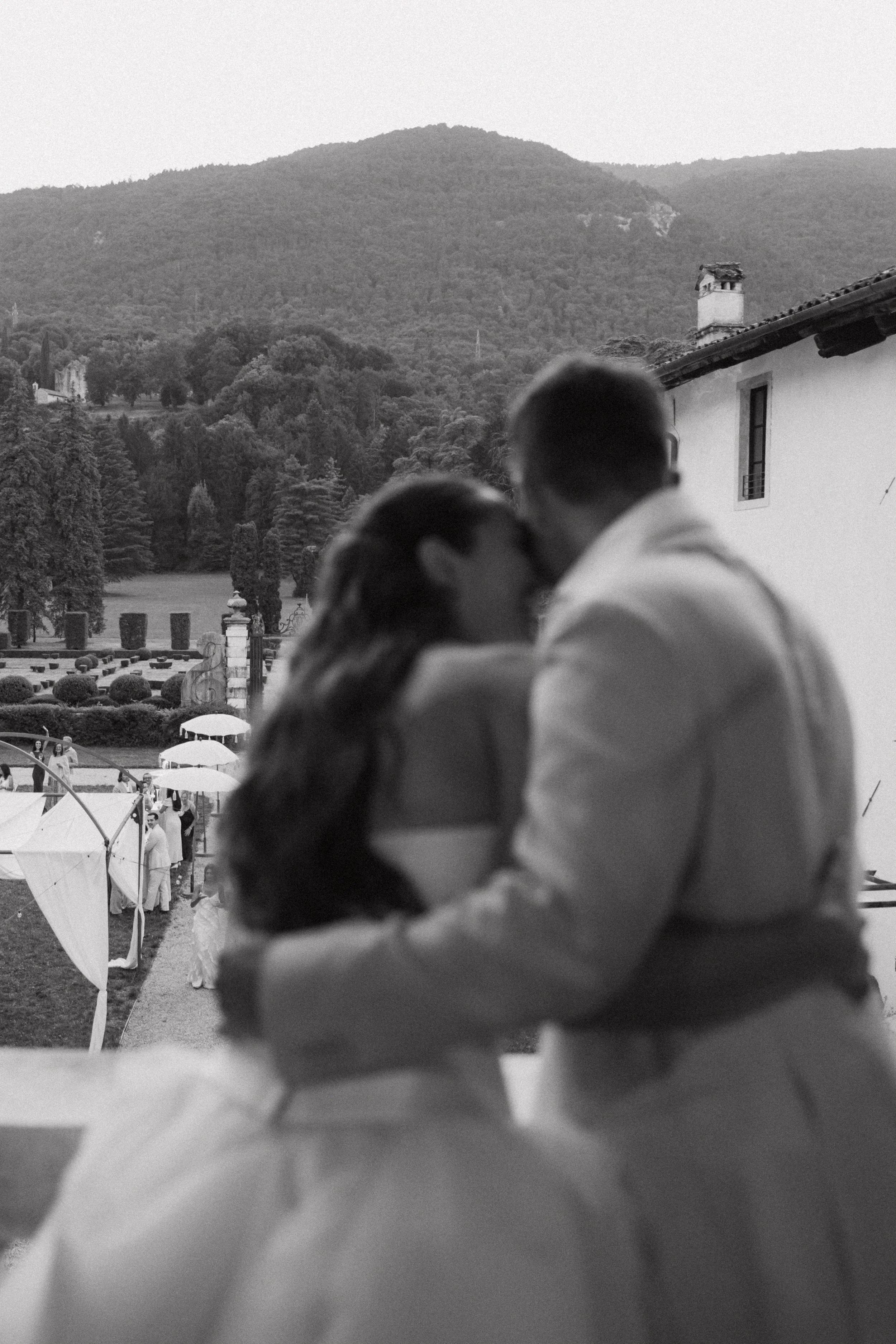 Sophia+Nick-Italy-Destination-CincinnatiWeddingPhotographer-Film-35mm-120-2-38.jpg