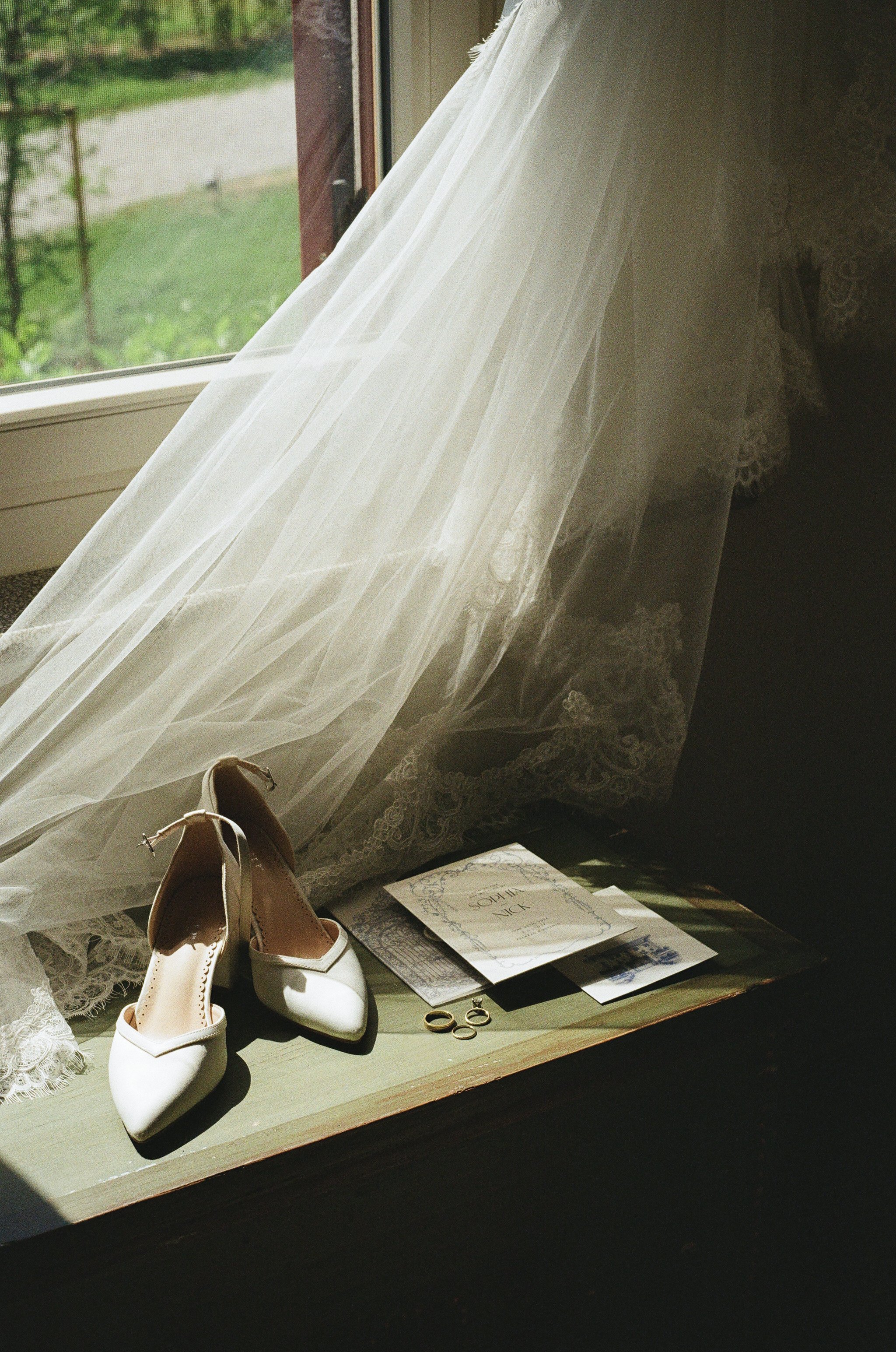 Sophia+Nick-Italy-Destination-CincinnatiWeddingPhotographer-Film-35mm-120-185.jpg