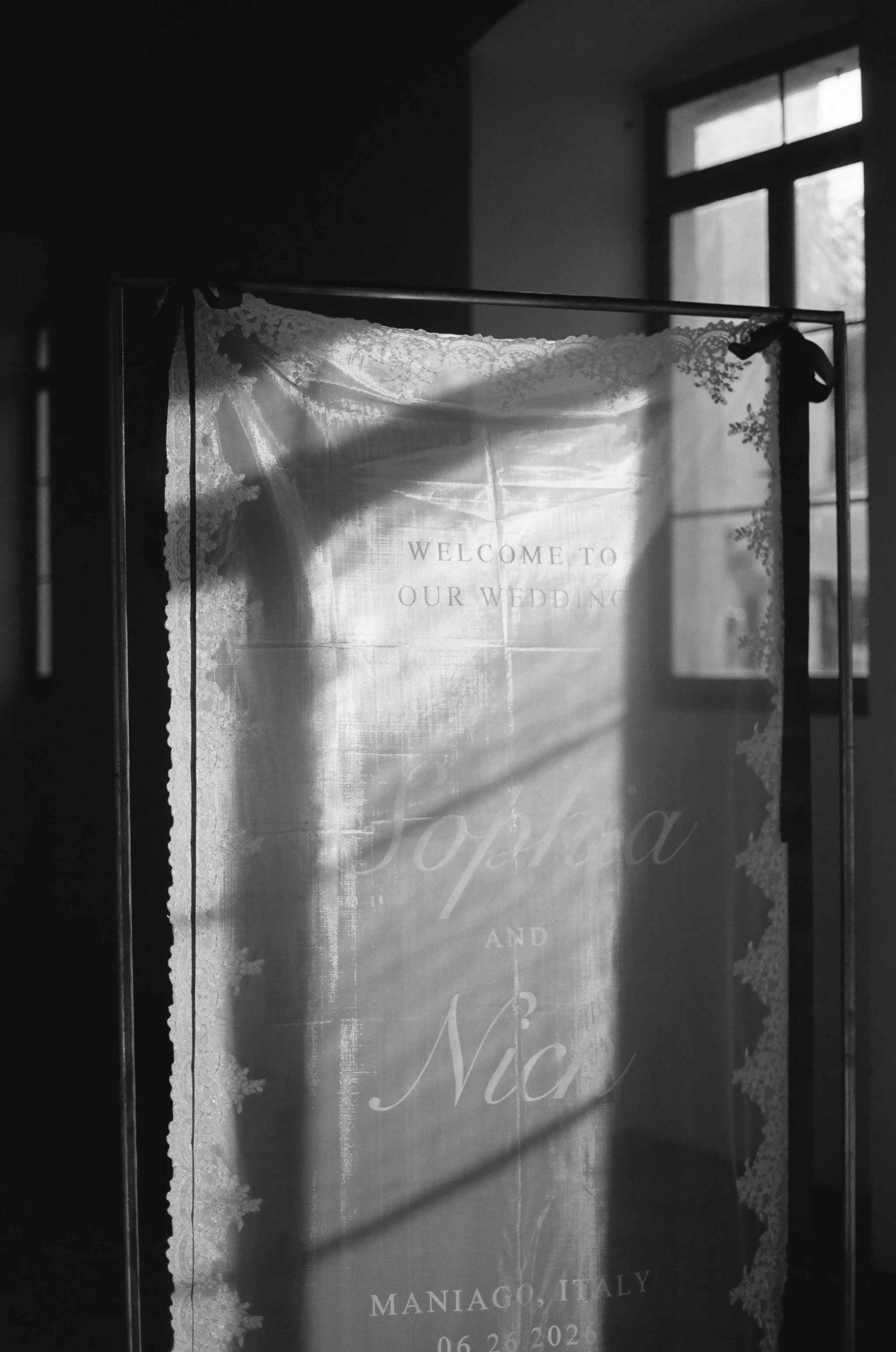 Sophia+Nick-Italy-Destination-CincinnatiWeddingPhotographer-Film-35mm-120-313.jpg