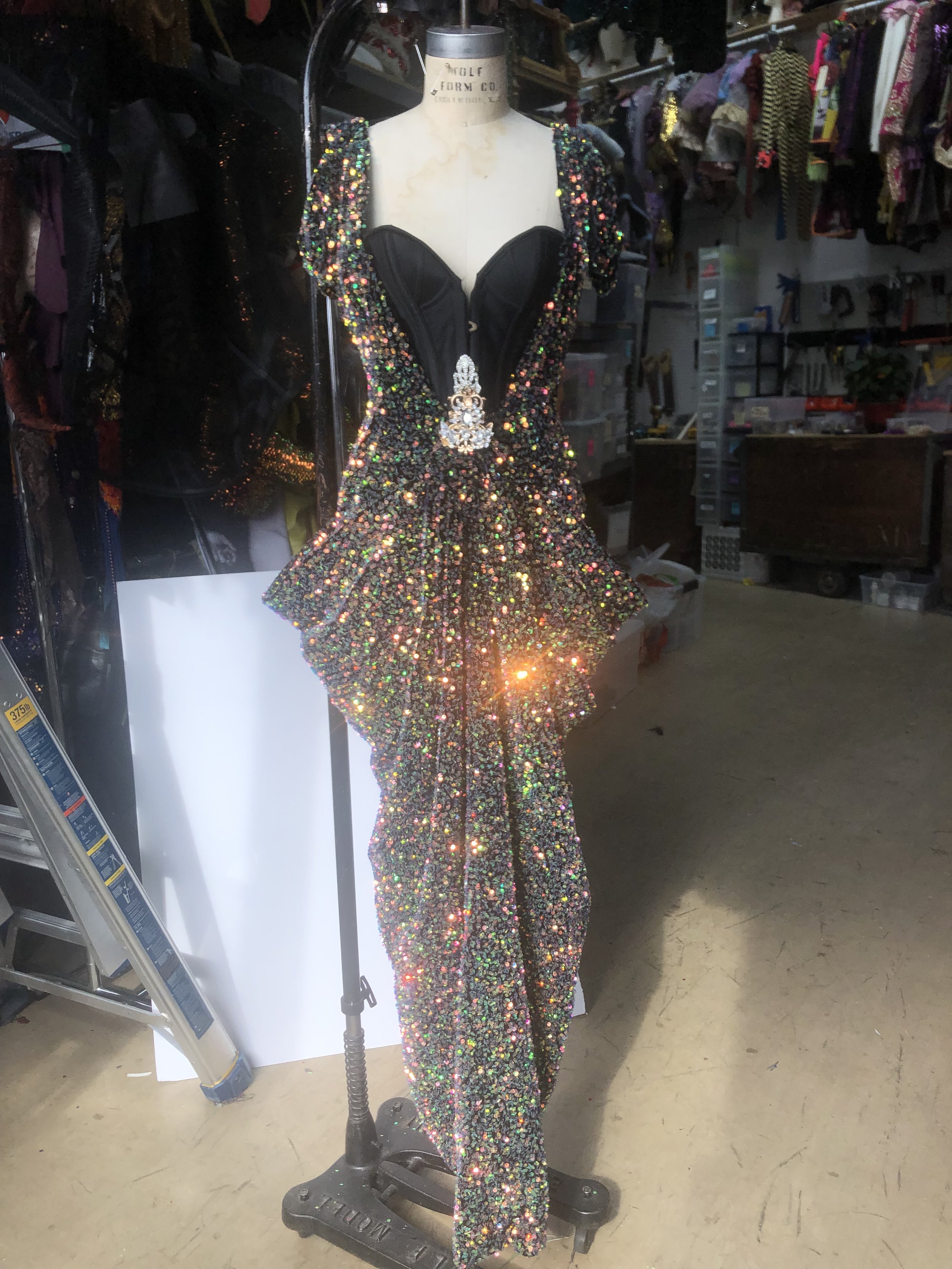 Cocktail Magique Champagne Gown.
2022 (Company XIV )
Costume Design Zane Pihlstrom , Director Austin McCormick