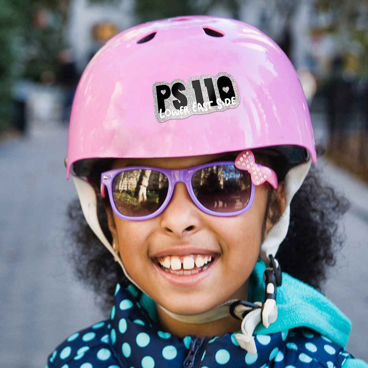 webshop_sticker_helmet.png