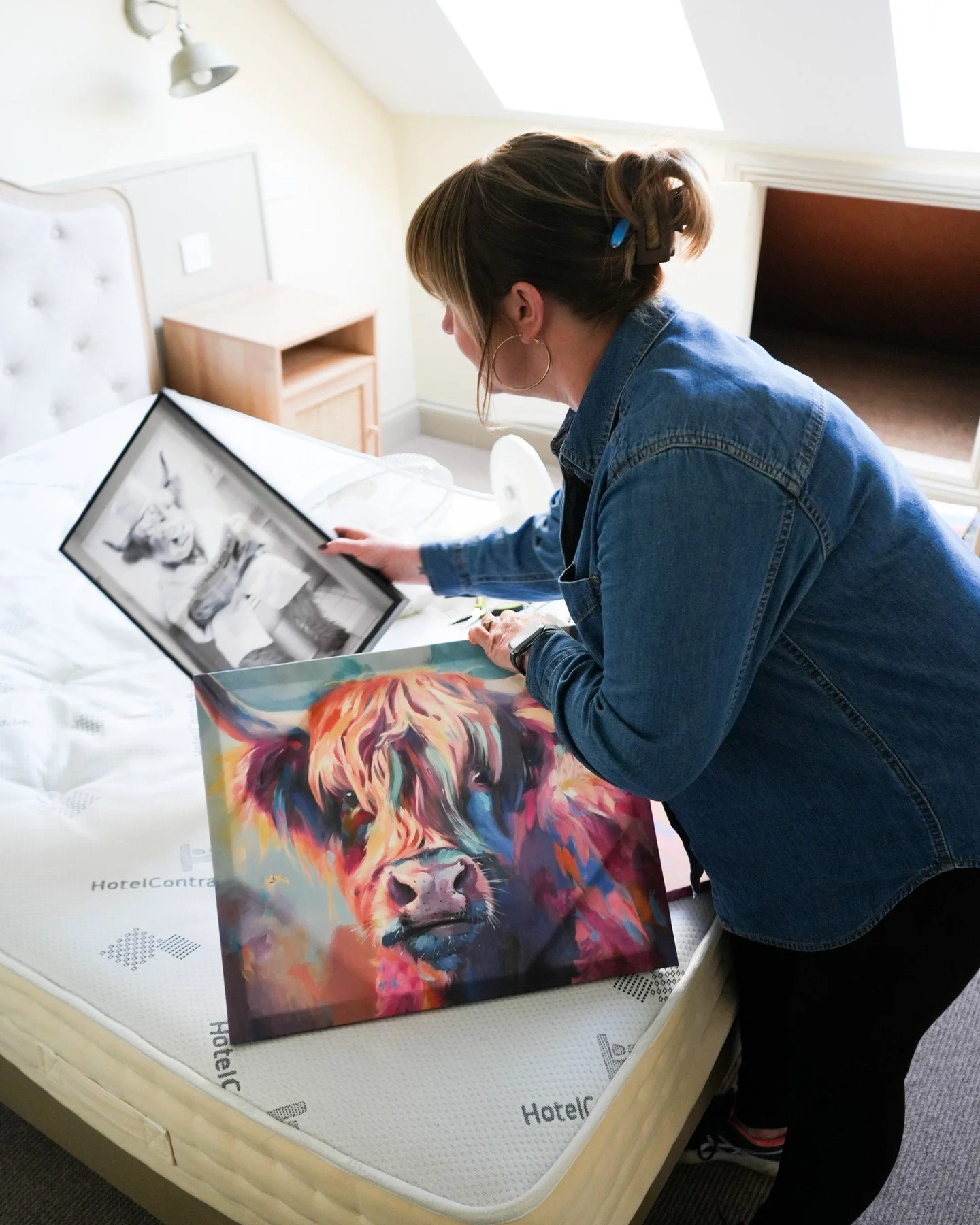 Can you believe it&rsquo;s been a whole year since we gave our rooms at The Mousetrap Inn a fresh new look? 🛏✨ 

From cozy corners to little homely touches, our rooms have been welcoming guests in this gentle cotswold style ever since. 

#themousetr