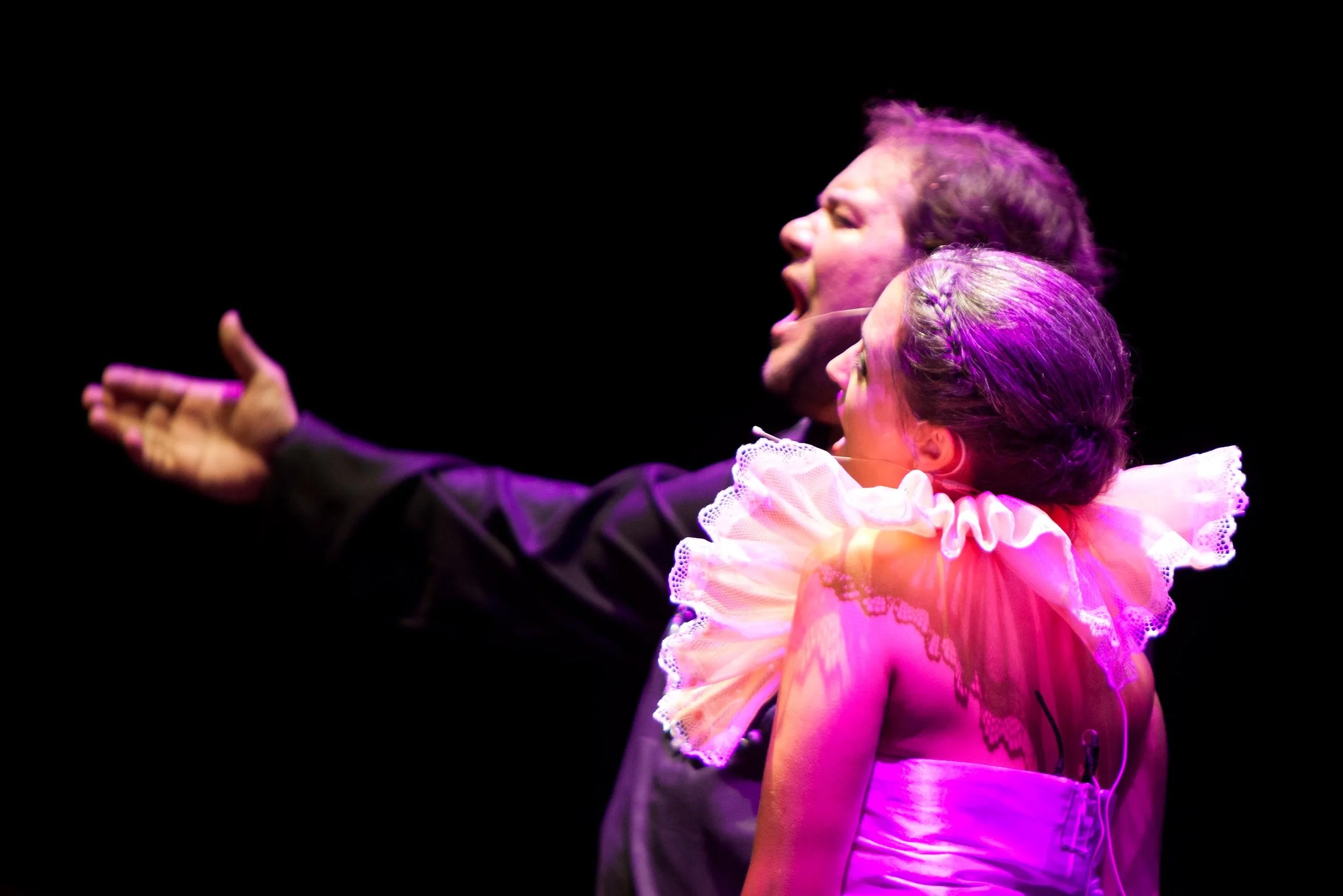 ROMEOYJULIETACELEBRACIONDELAMOROPERACierreDelFestivalShakespeareII-AnfiteatroParqueCentenario-190212-5.jpg
