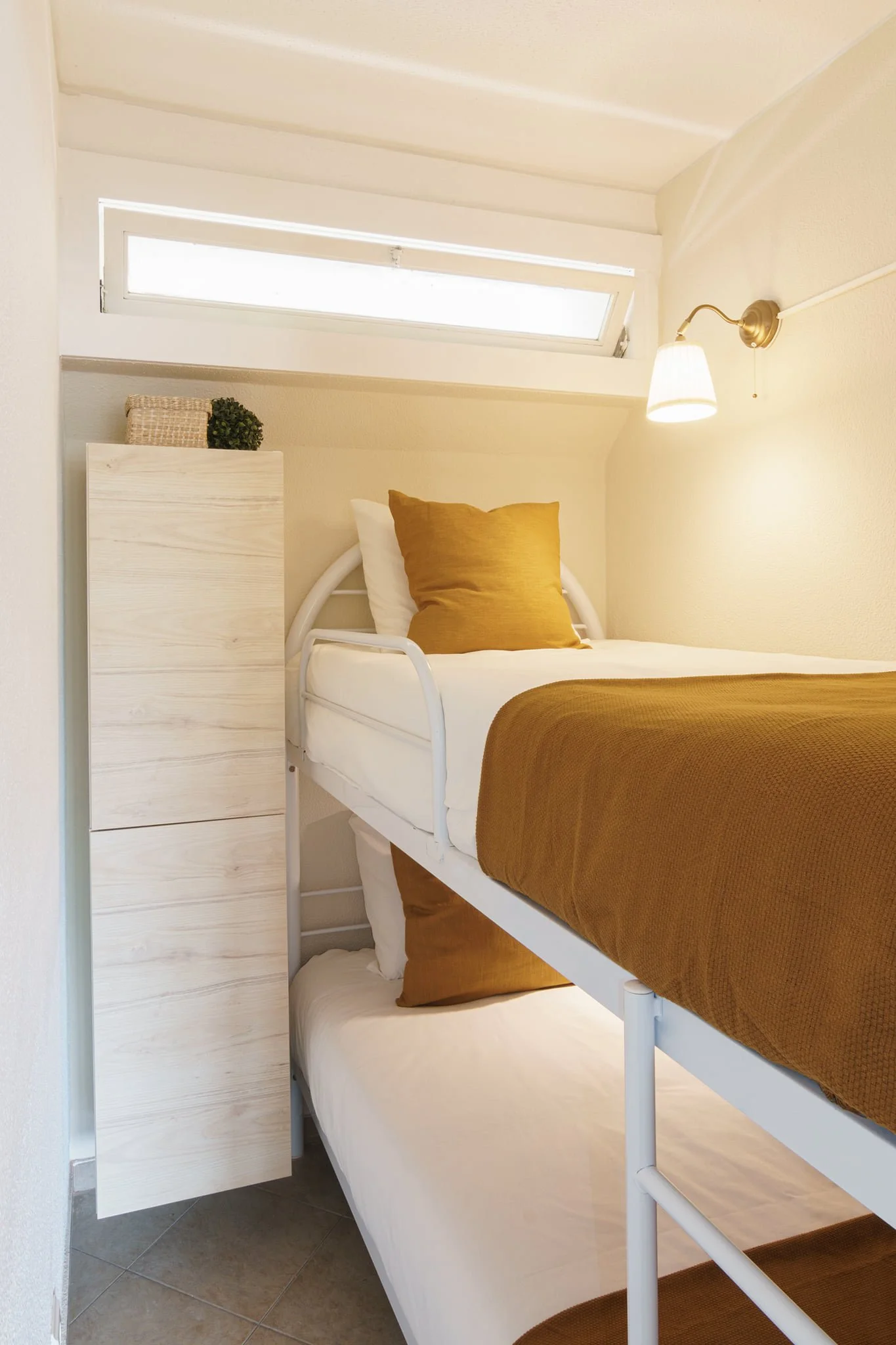 Quarto beliche criativo conversão despensa Airbnb.jpg
