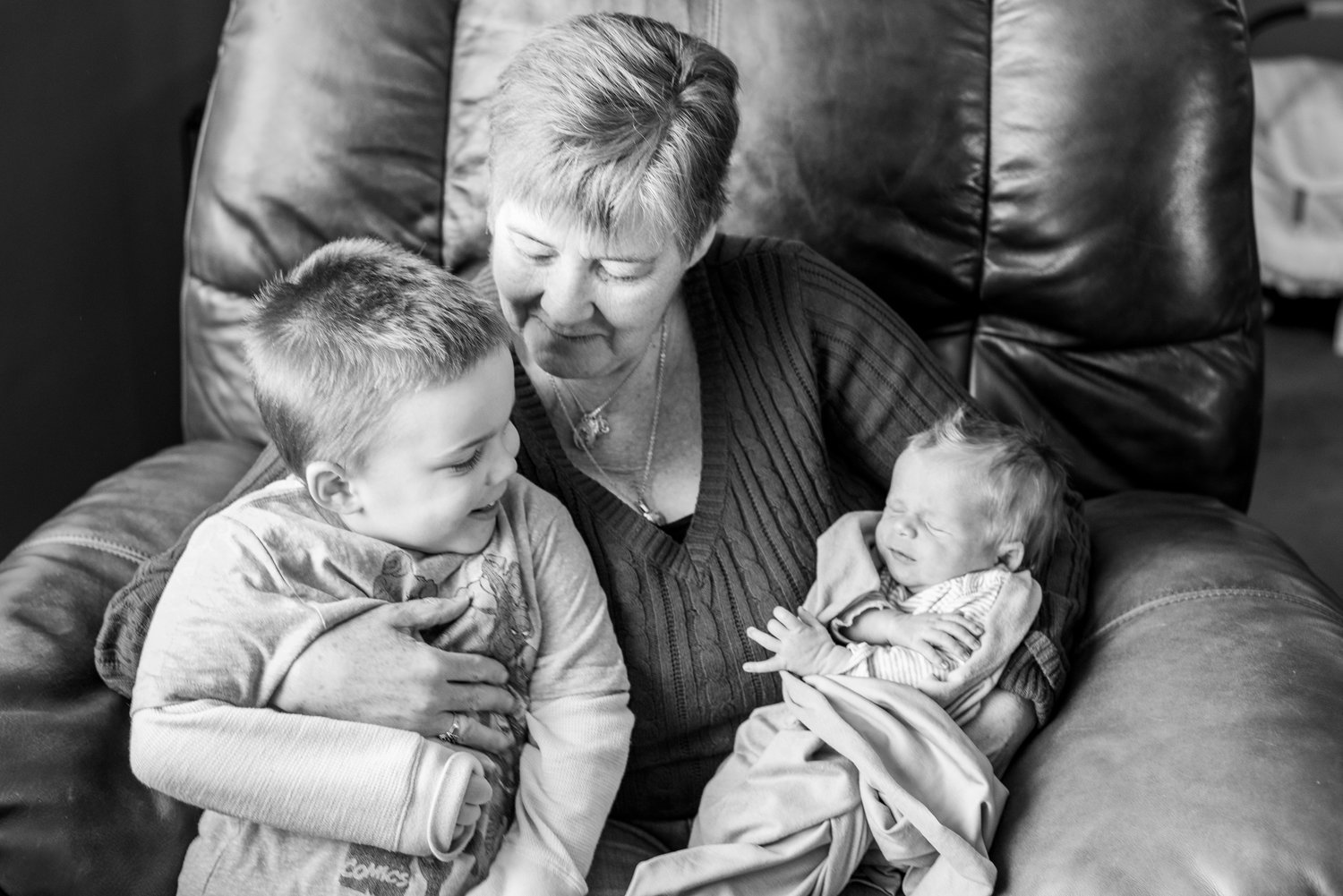 family-portrait-photography-grandmom-eddis.jpg