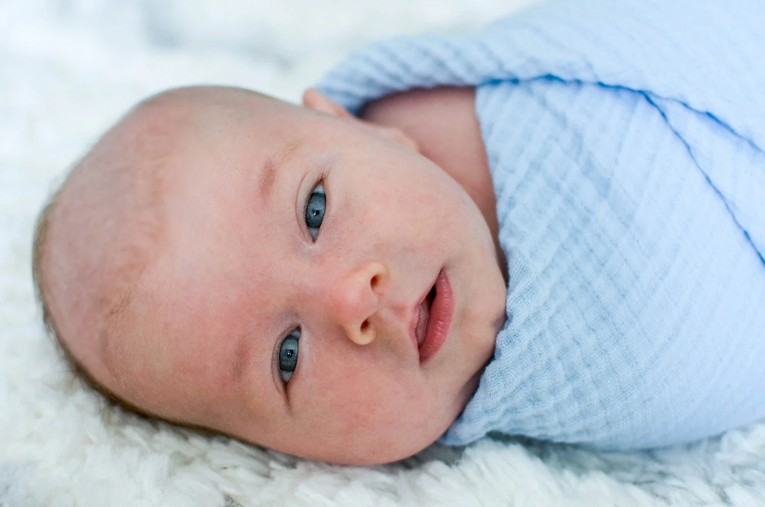 newborn-portrait-photography-blue-eyes-boy.jpg
