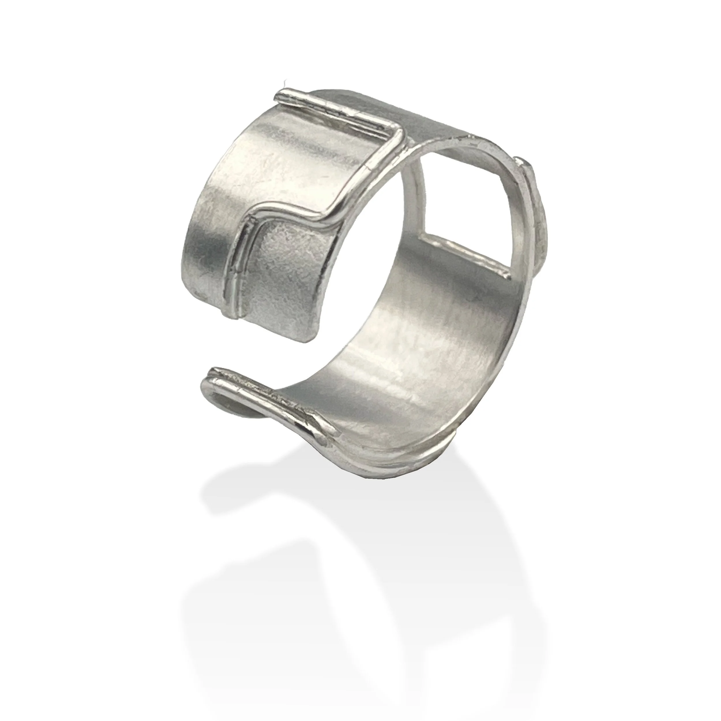 Round with square hole w wire 02.jpg