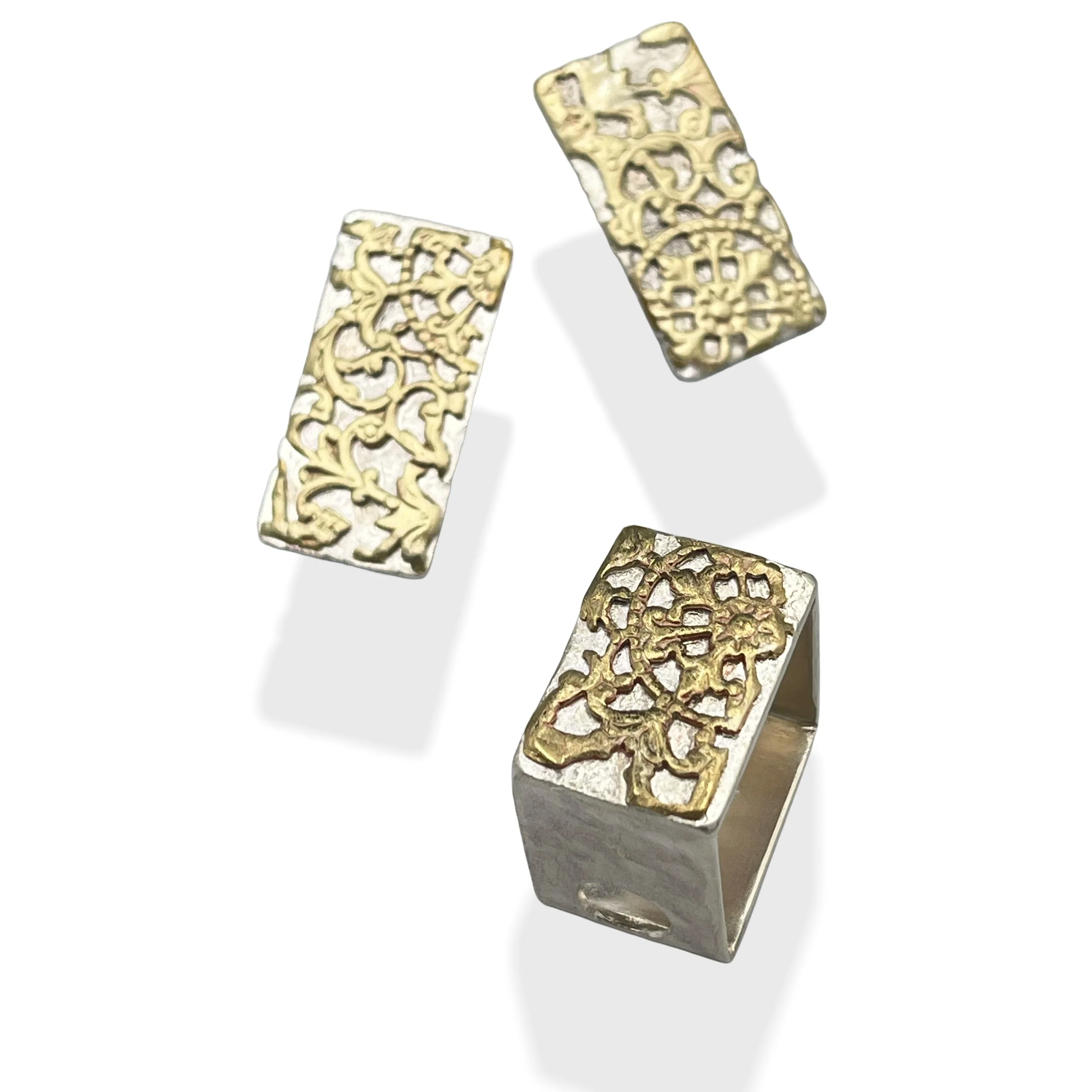 Old bronze ring 03.jpg