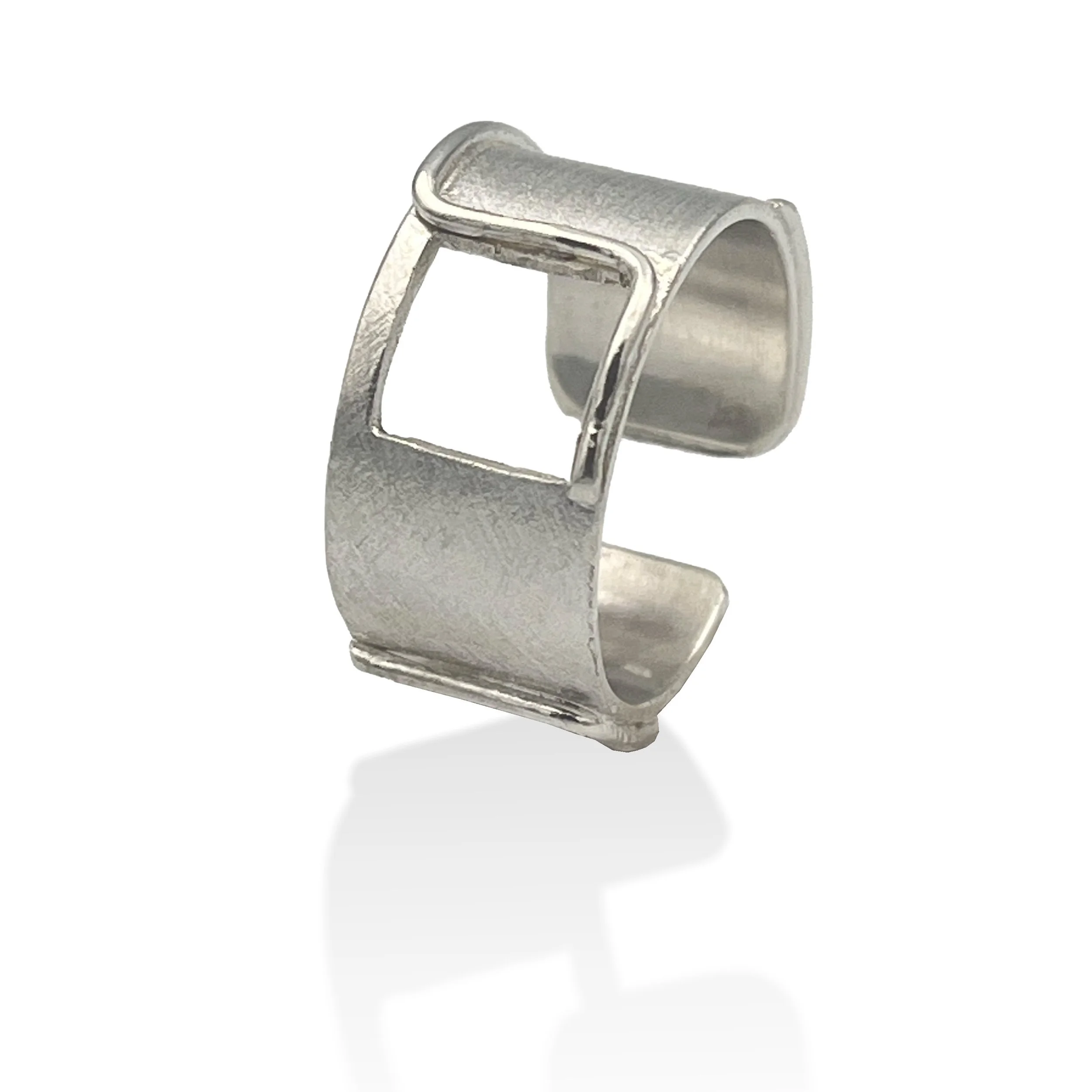 Round with square hole w wire 01.jpg