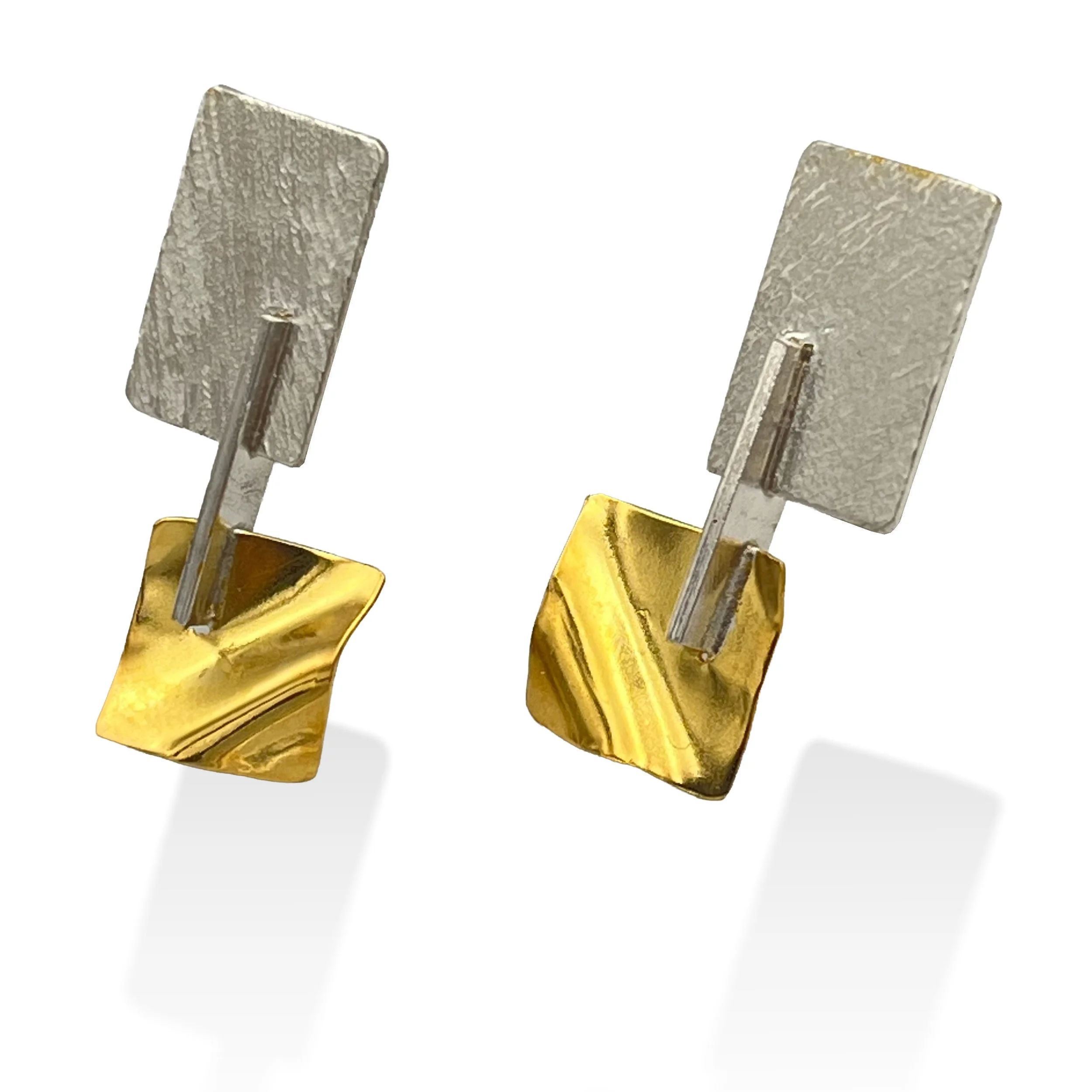 Small gold flag 03.jpg