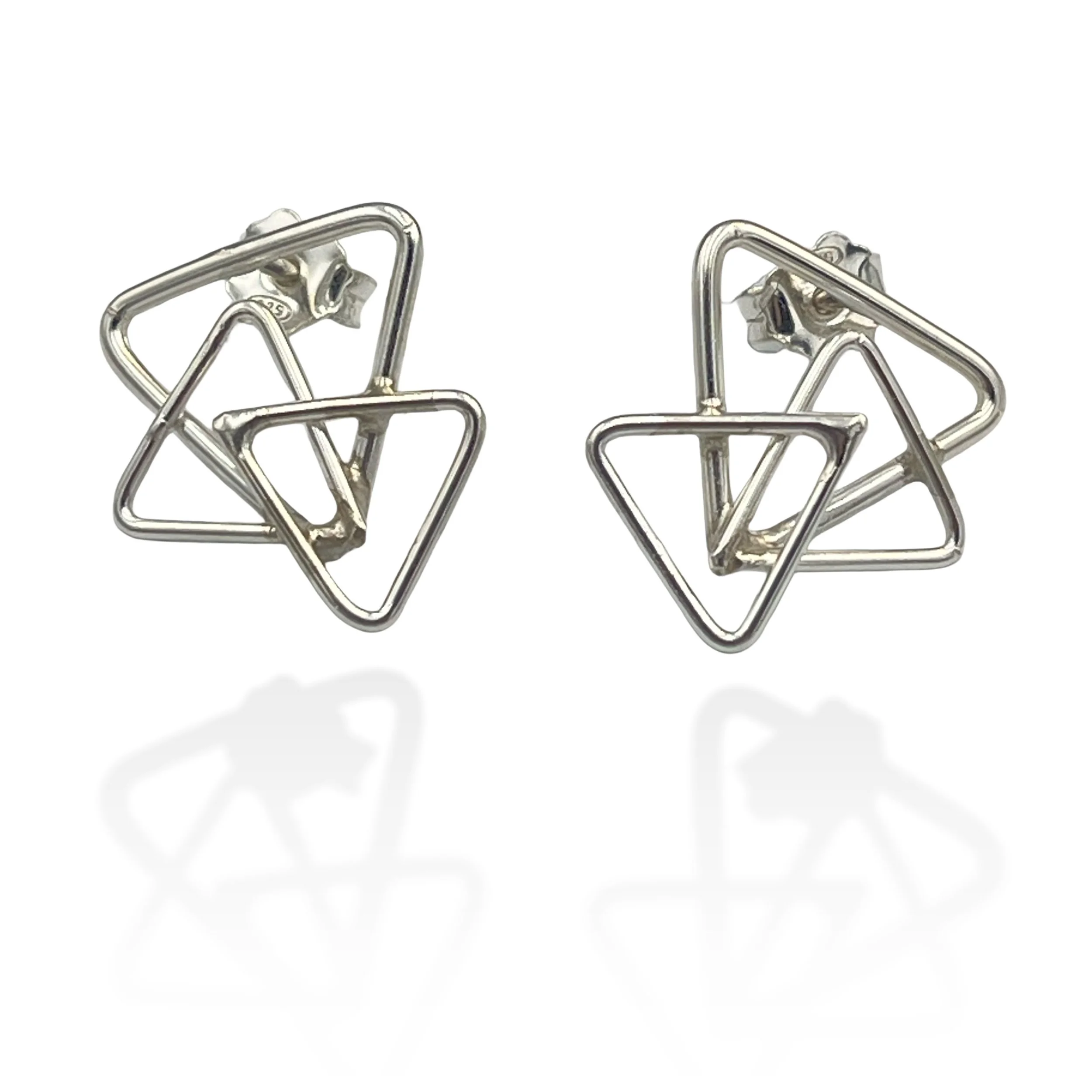 Small triangle ears 01.jpg