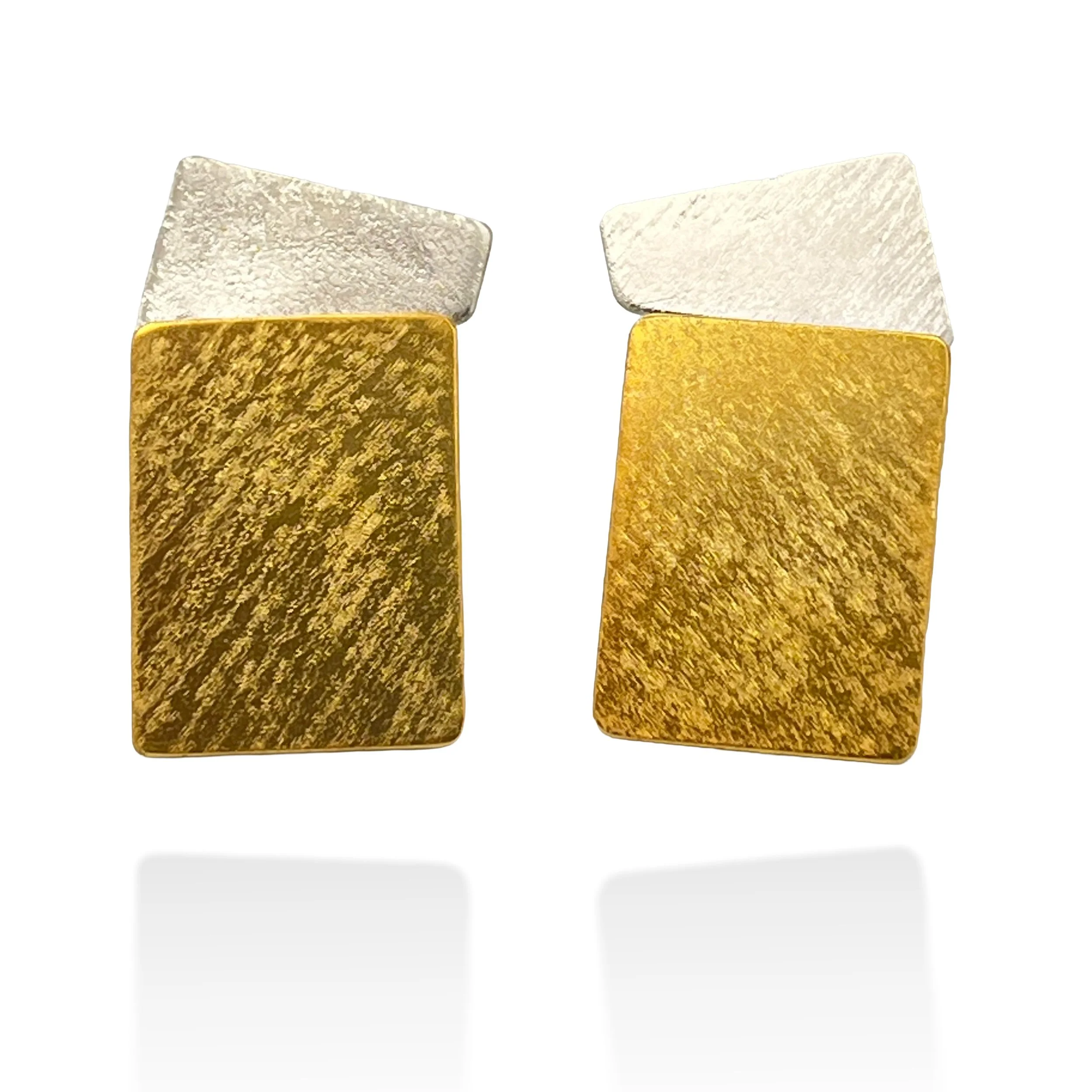 Cluster new D gold 03.jpg