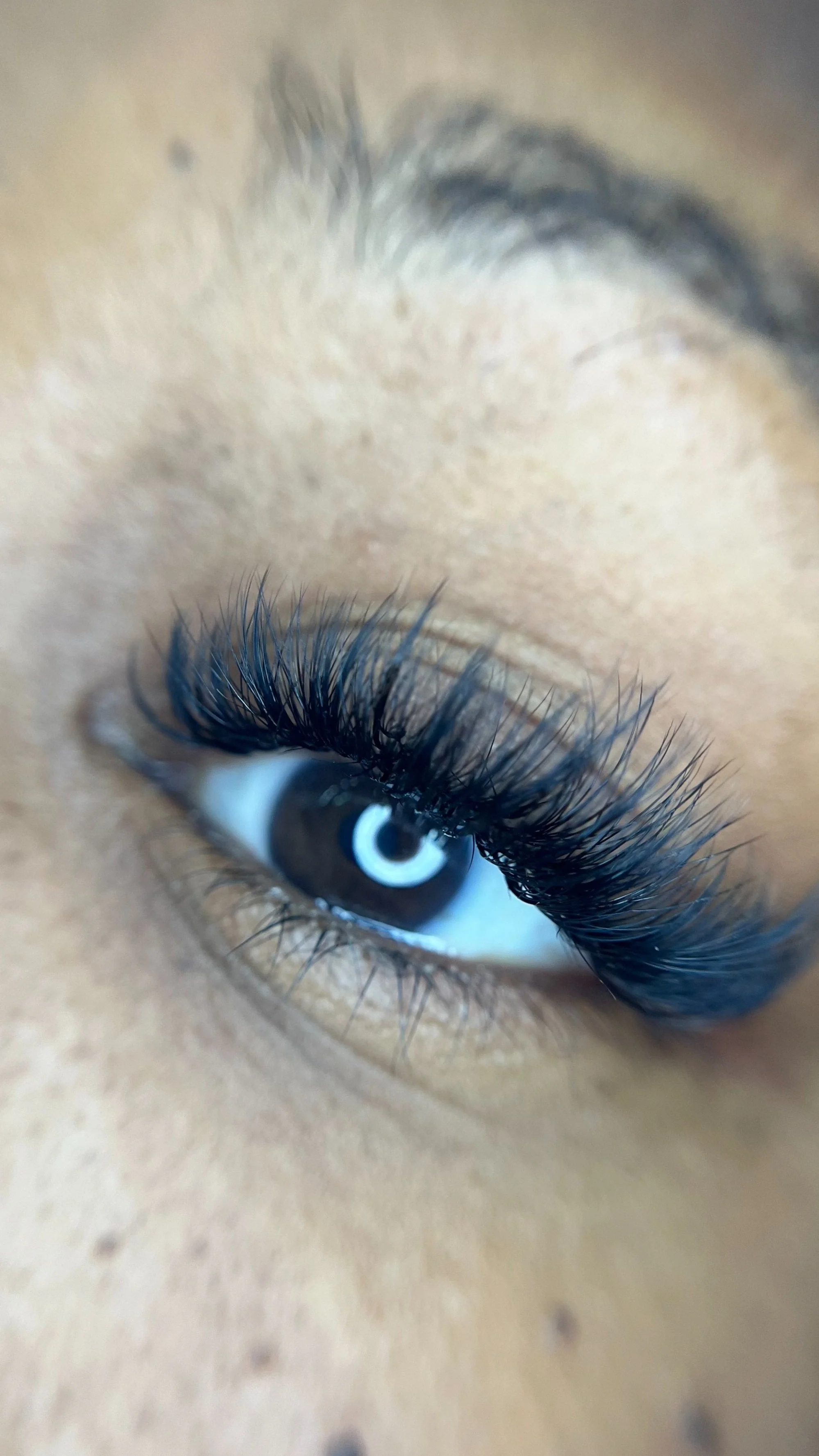 holidays-lashes-lashextensions-volumes -lash - salon-houston-texas .jpg.