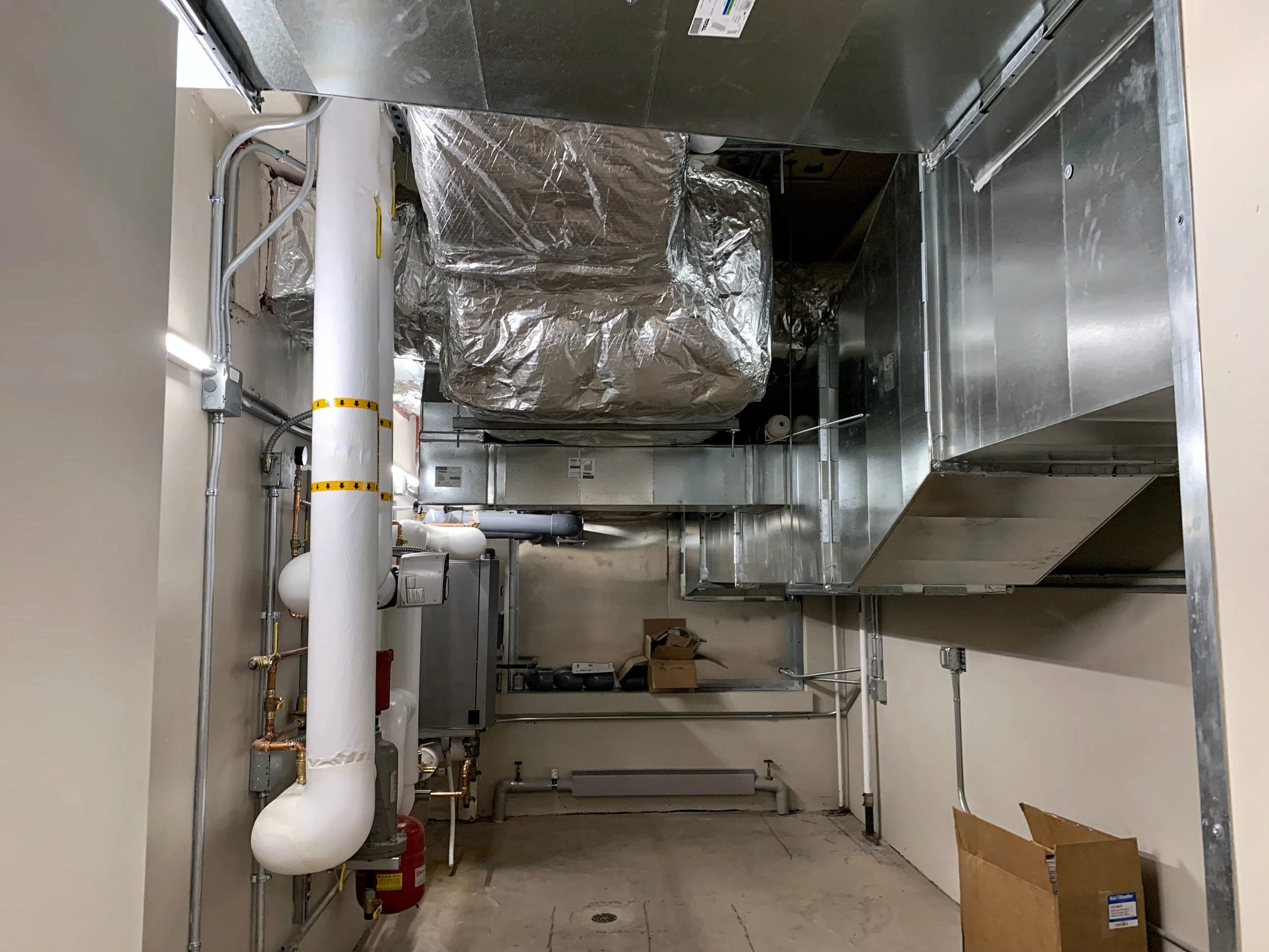 20-014 FINAL PHOTOS - SLACK 22.01 MER Room.png