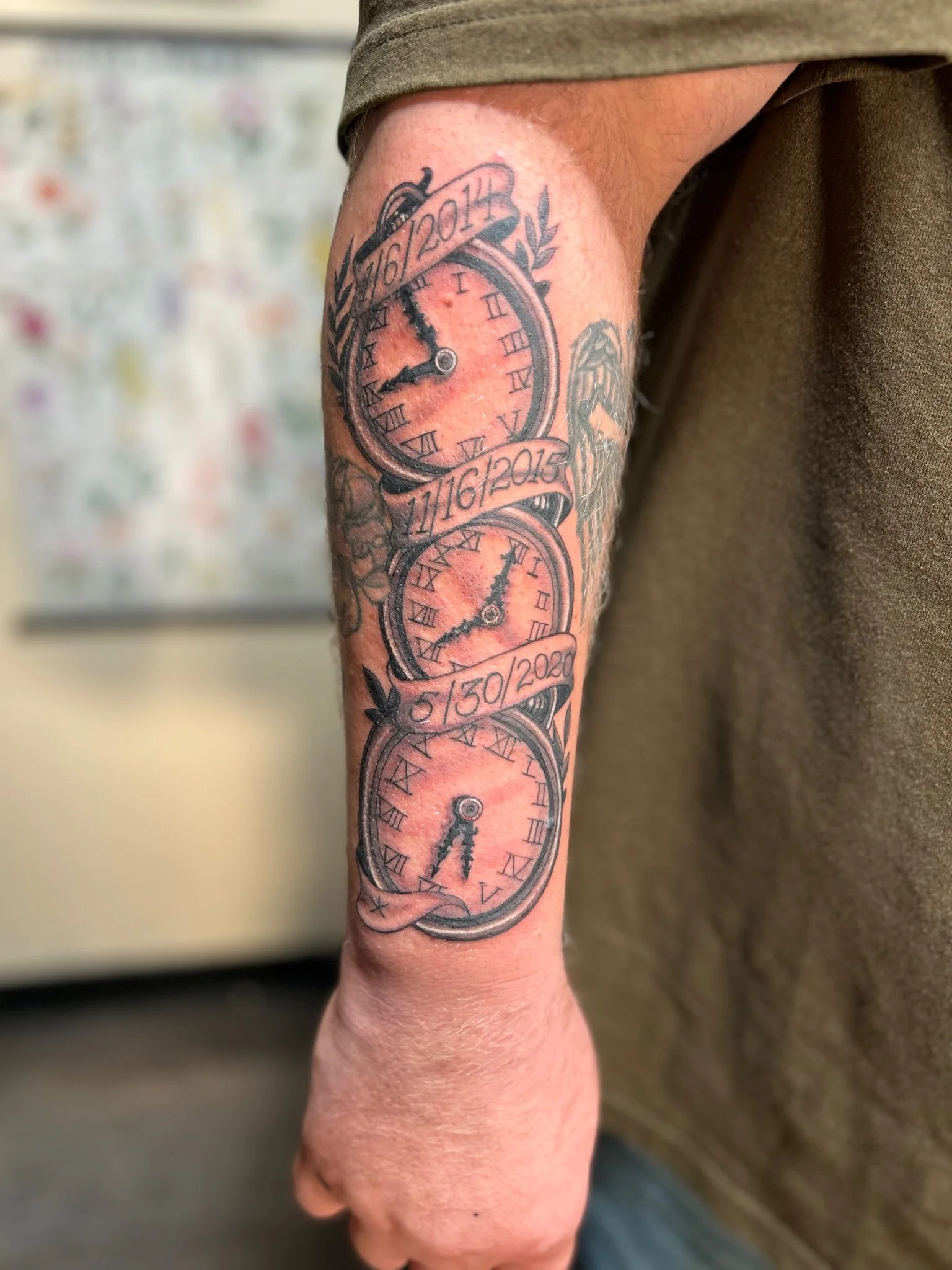 2026-09-23_TJ_BlackGray_photo_Forearm_Fresh_Realism.jpg