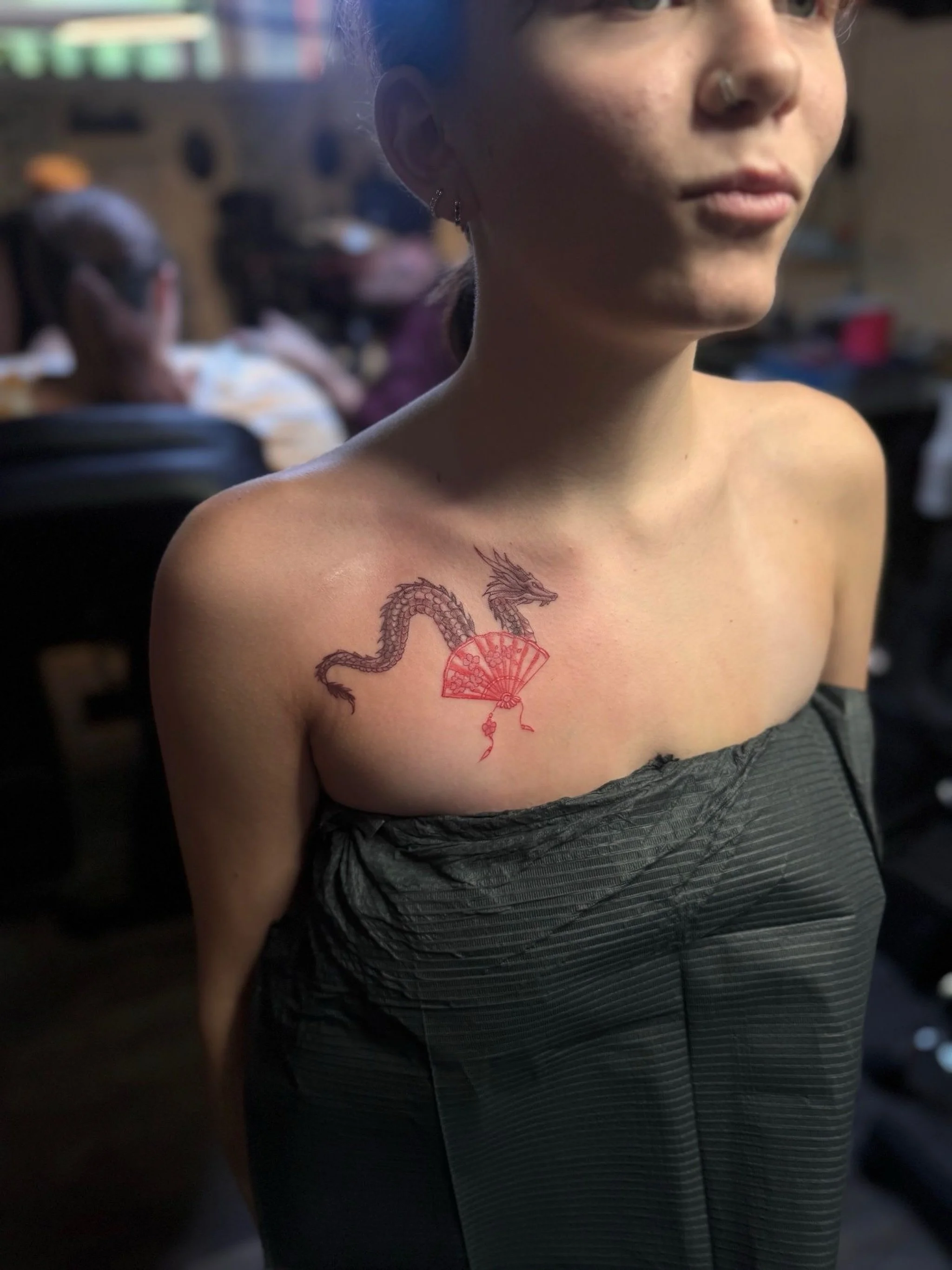 Delving into the world of fine line Japanese art 🐉💪
This tattoo was done by tattoo artist Jesse (@jessejamestattoos) at Burned Hearts Tattoo in Columbus, Ohio.
#jessetattoo #blackredtattoo #blacktattoo #redtattoo #japanesetattoo finelinetattoo fine