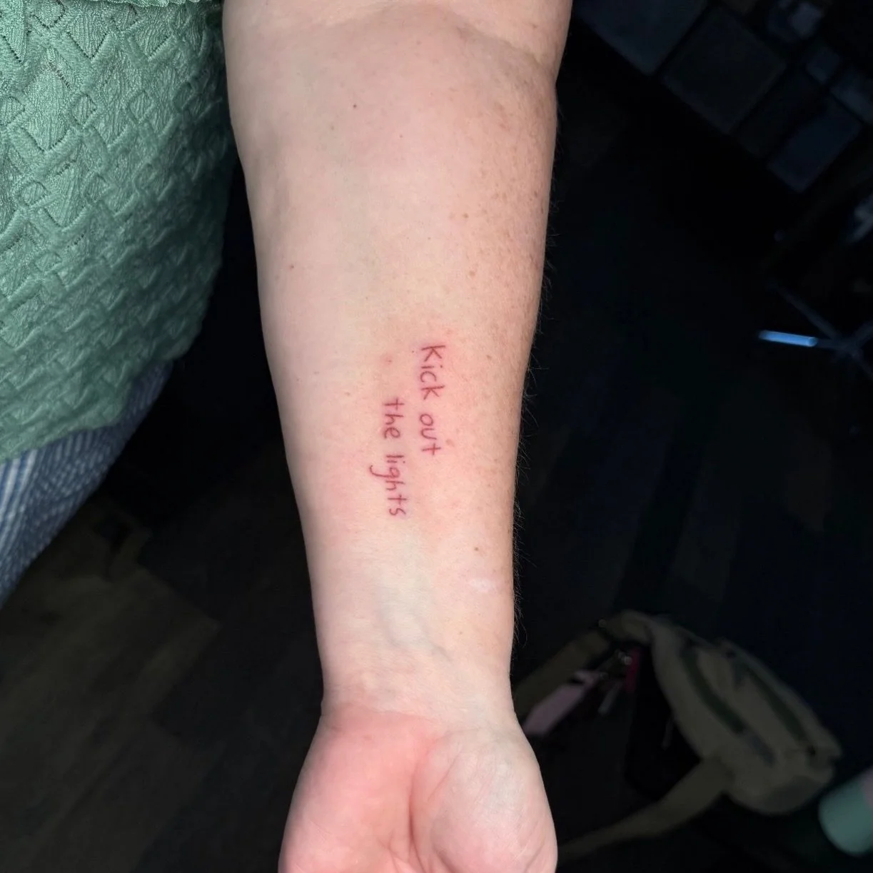 A handwritten piece that&rsquo;s fresh off the needle 🖋️✍️
This tattoo was done by tattoo artist Tessa (@tattoosbytessa) at Burned Hearts Tattoo in Columbus, Ohio.
#tessatattoo #freshtattoo #letteringtattoo #tattoo #tattooartist tattoooftheday colum