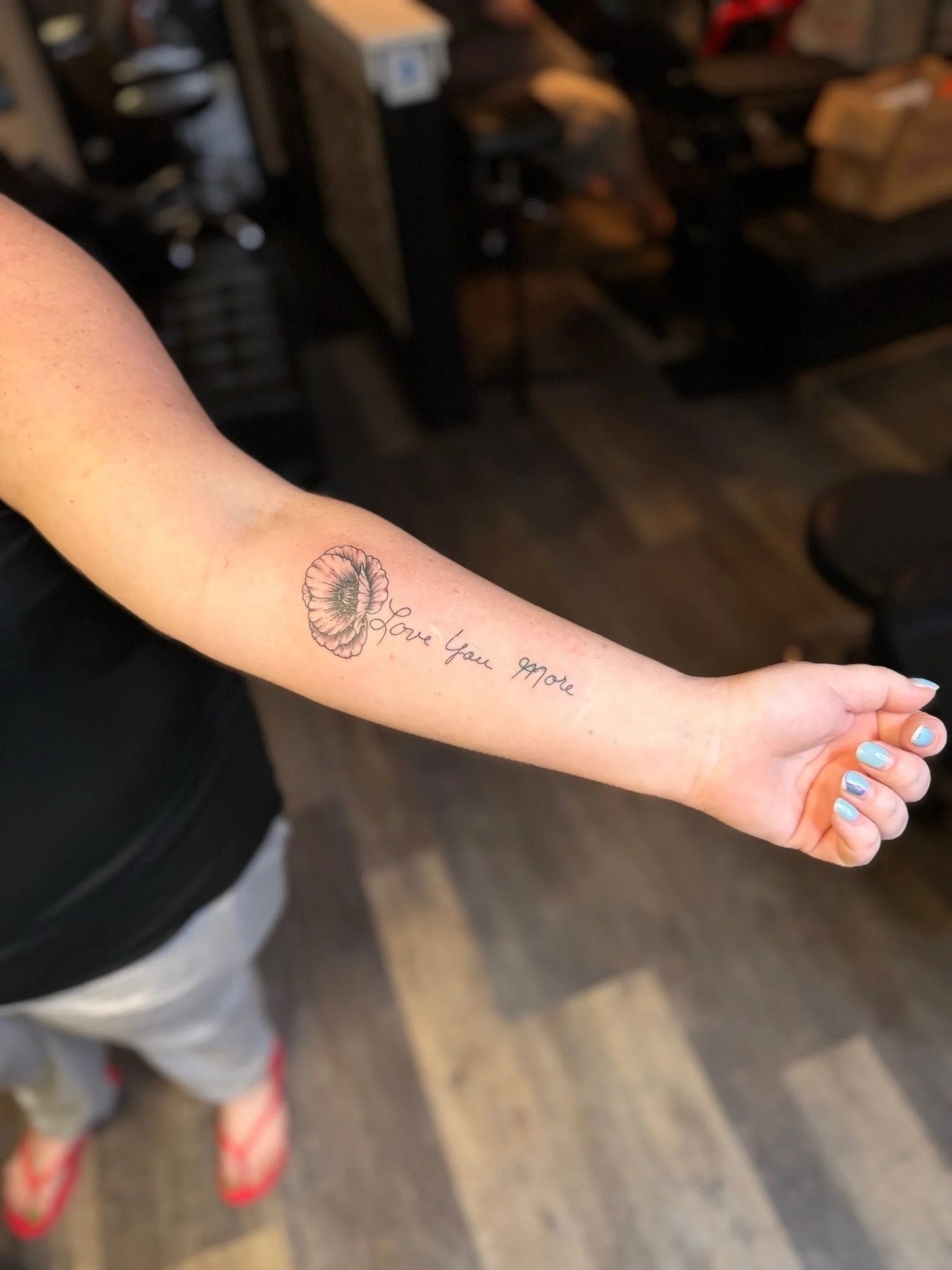 A delicate dance of lines and love. 💔🌼
This tattoo was done by tattoo artist Rodger (@dacoyaza) at Burned Hearts Tattoo in Columbus, Ohio.
#rodgertattoo #blackgraytattoo #blacktattoo #graytattoo #forearmtattoo finelinetattoo finetattoo linetattoo h