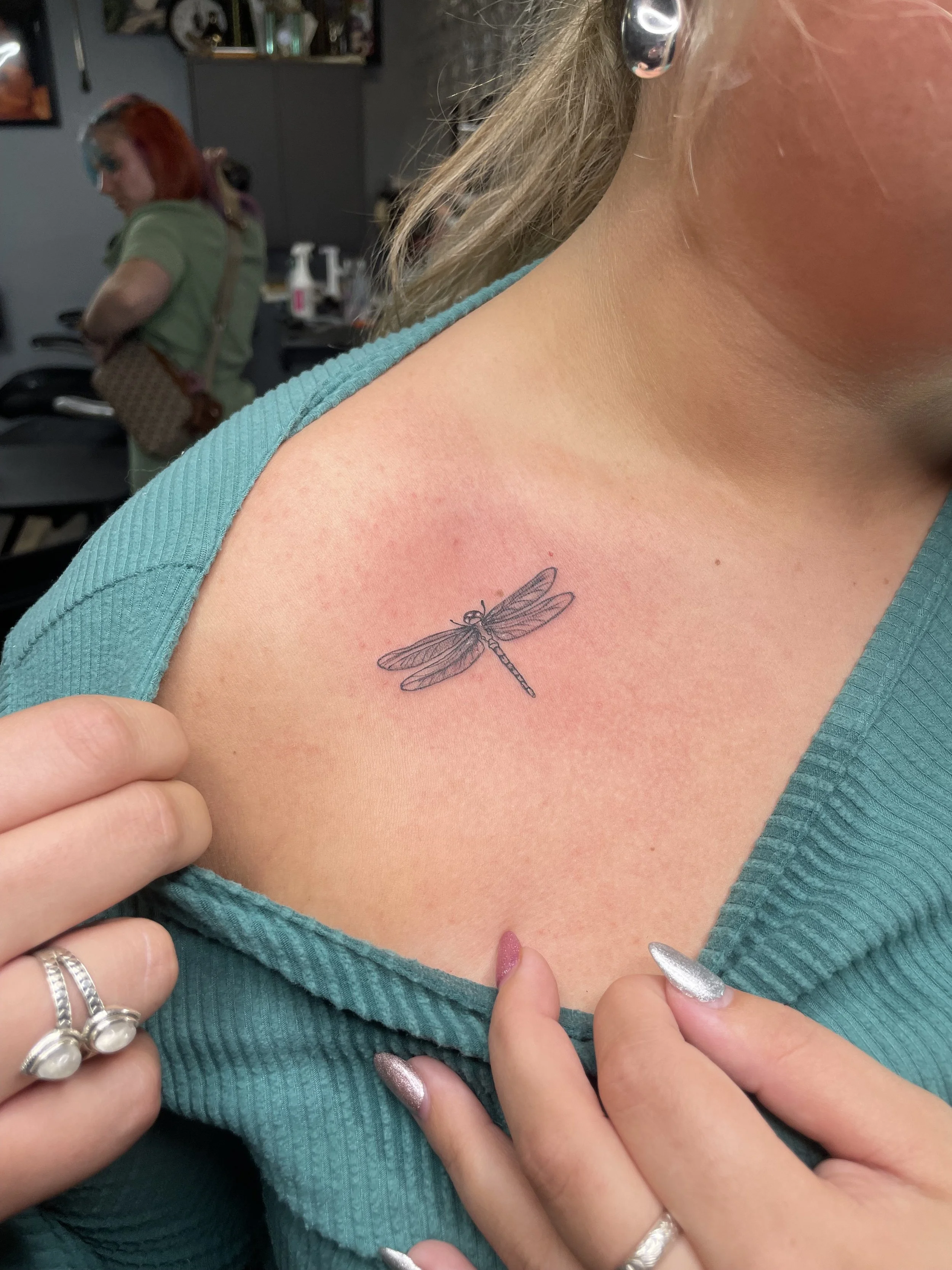 Small Fine Line Tattoos: Minimalist Designs, Placement Guide &amp; Aging Truths