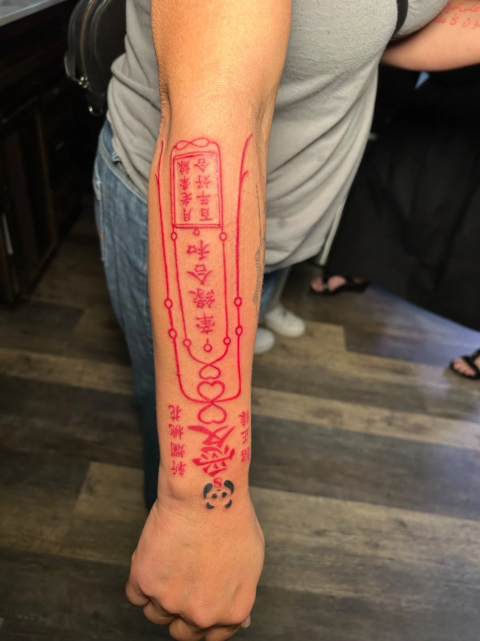 2026-09-15_TJ_BlackRed_Forearm_Fresh_Japanese.jpg