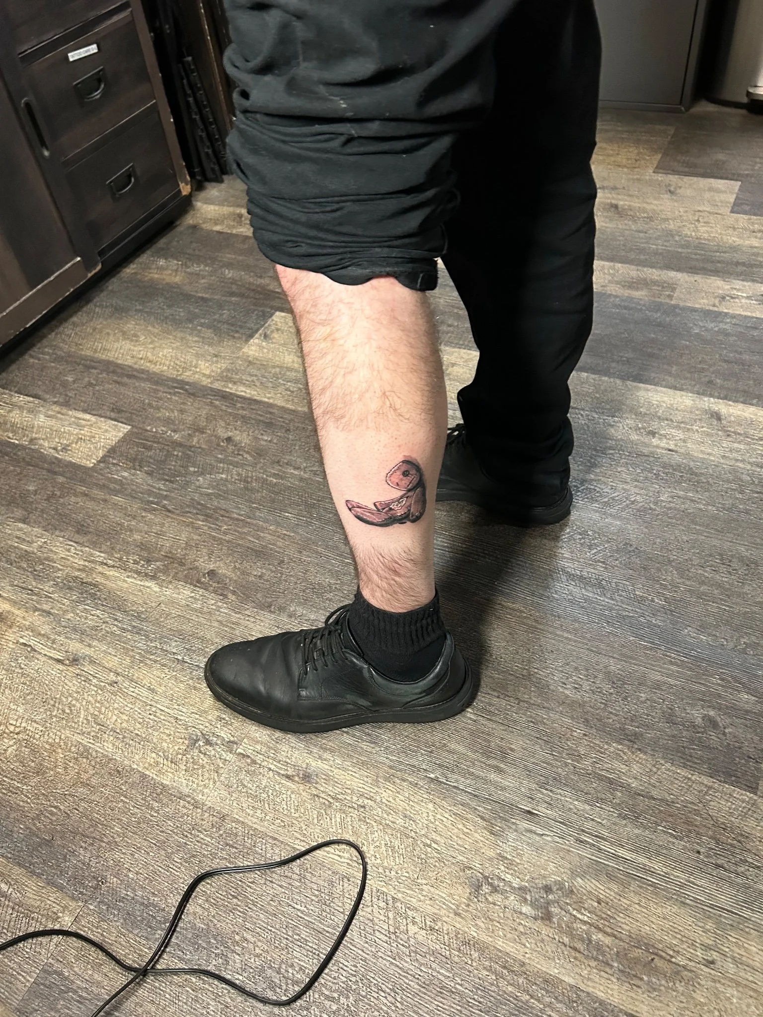 2026-10-05_TJ_BlackGray_Leg.jpg