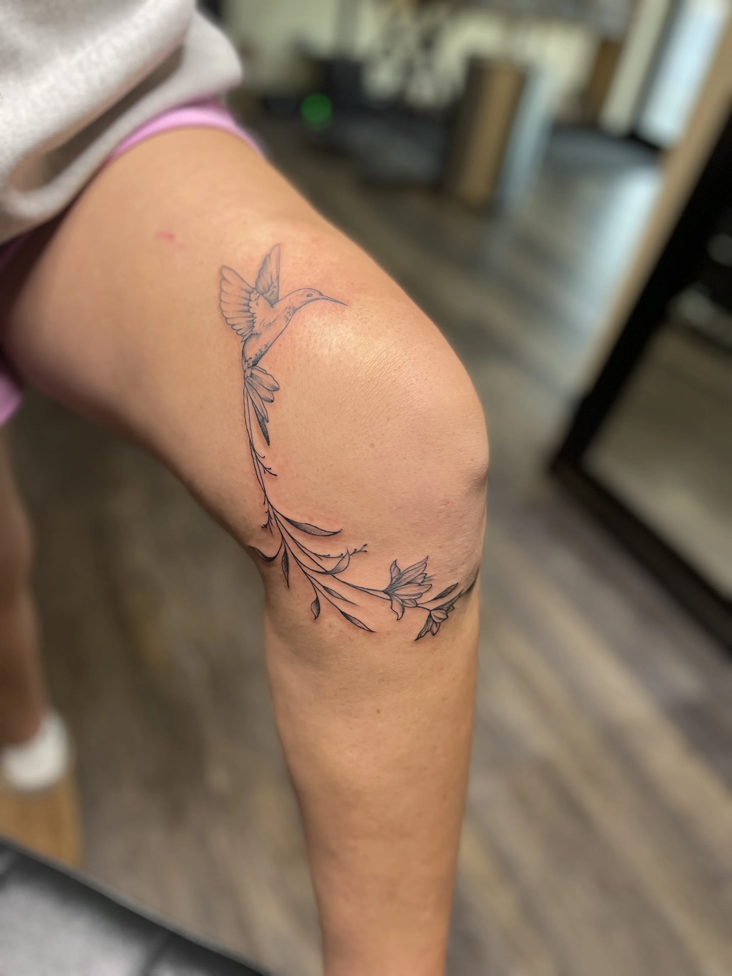 floral humming bird