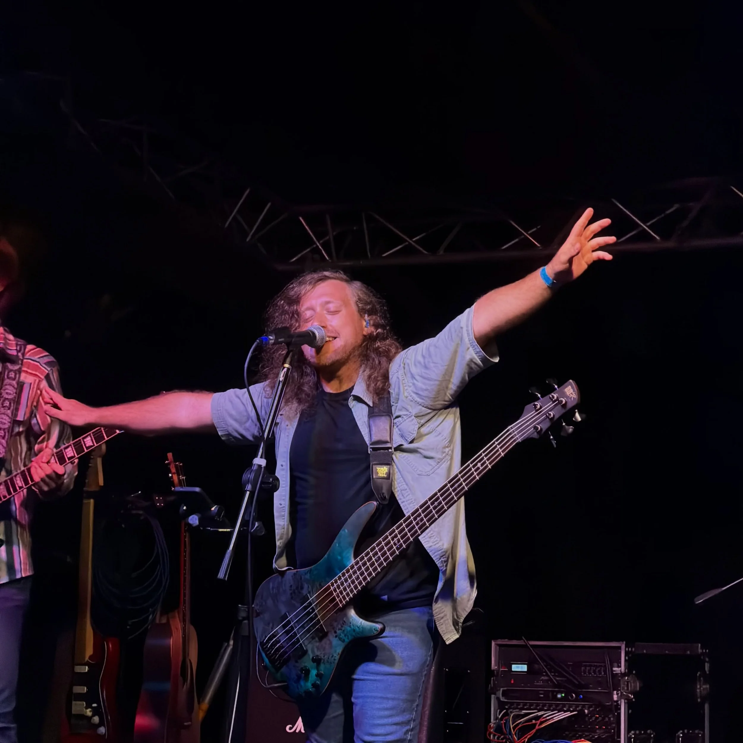 We had so much playing at CLB last night, and can&rsquo;t wait to be back! 🤩 @crystallakebrewing 

#oktoberfest #countrymusic #livemusic