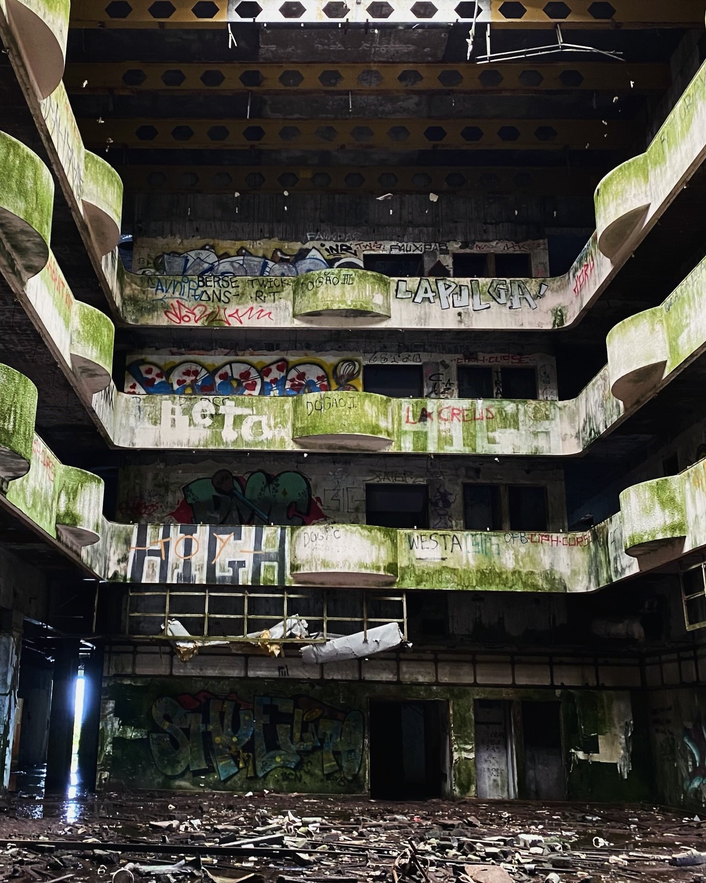 inspired by @hoodass today 
.
.
.
hello Azores