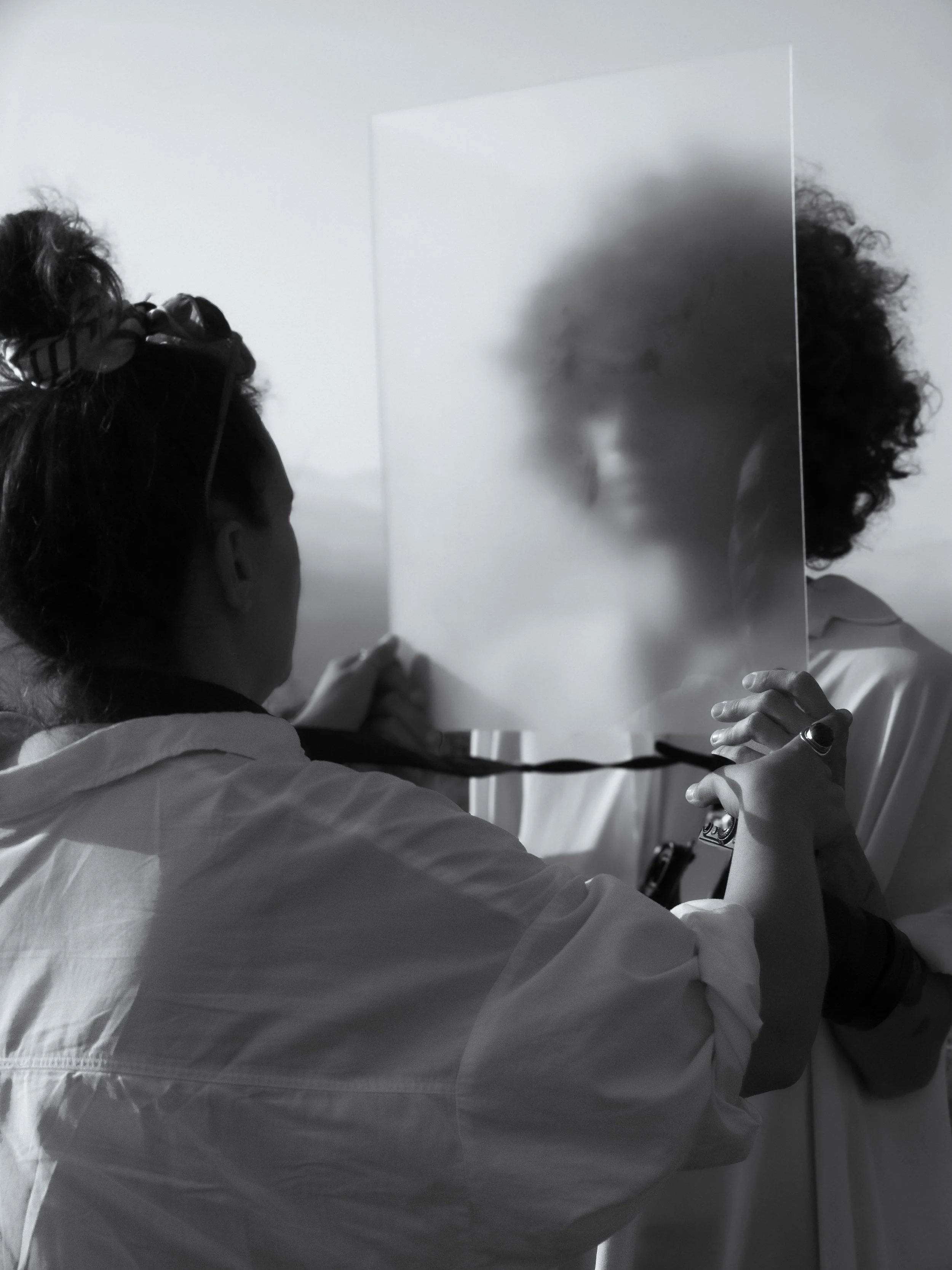 Um desafio lan&ccedil;ado pela @gallatica.visualart que me levou a pegar na m&aacute;quina ao fim de anos e criar estes registos 🎞️

A minha vis&atilde;o da mega linda e talentosa @imjoanamaria  e a magia dela com a musa @aronvitorr ✨

Obrigada do c