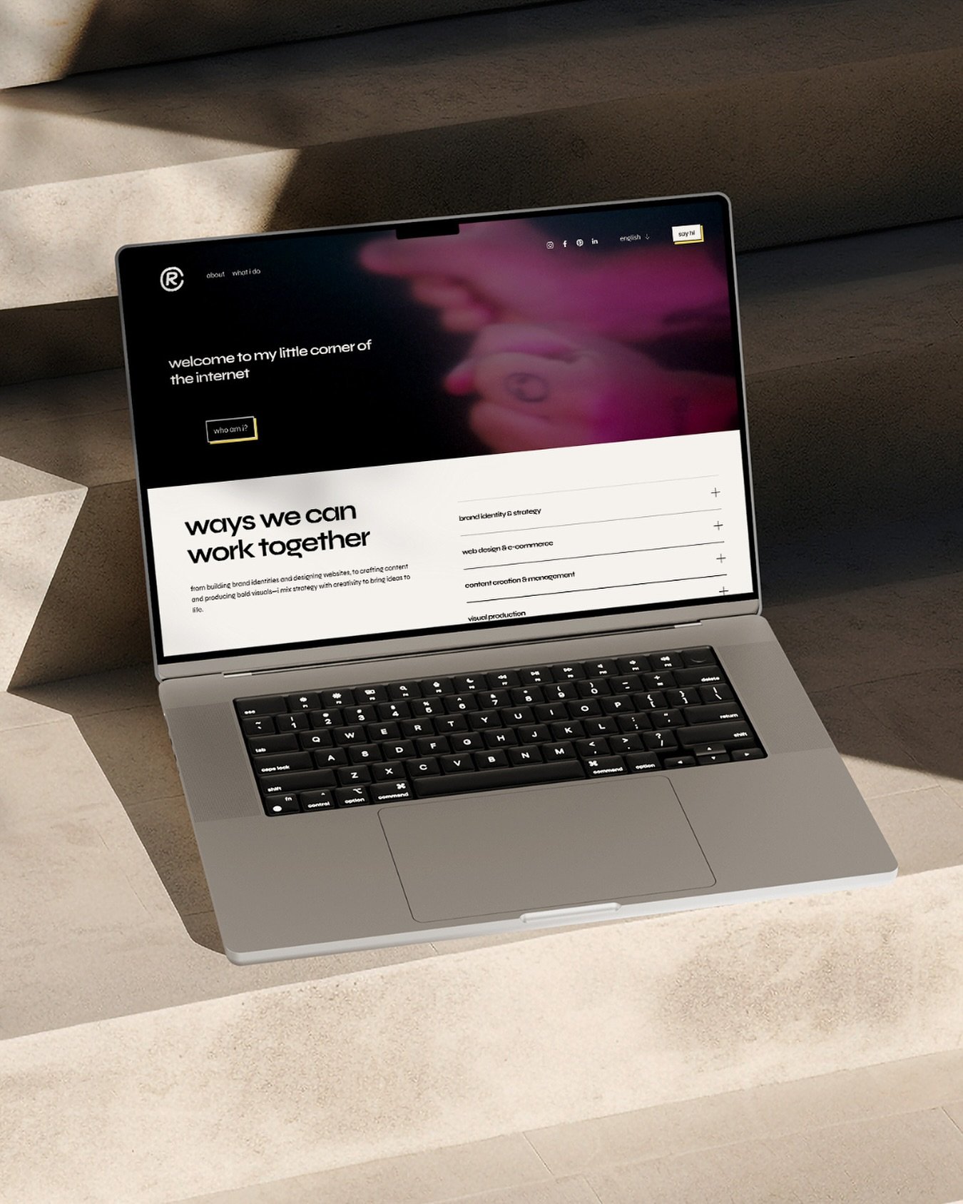 ✨My new website is live!
Branding, web, design &amp; production &mdash; creativity and strategy all in one place.

Take a peek and say hi 👉 www.ritacapelo.com
_____

✨ O meu novo site j&aacute; est&aacute; online!
Branding, web, design &amp; produ&c