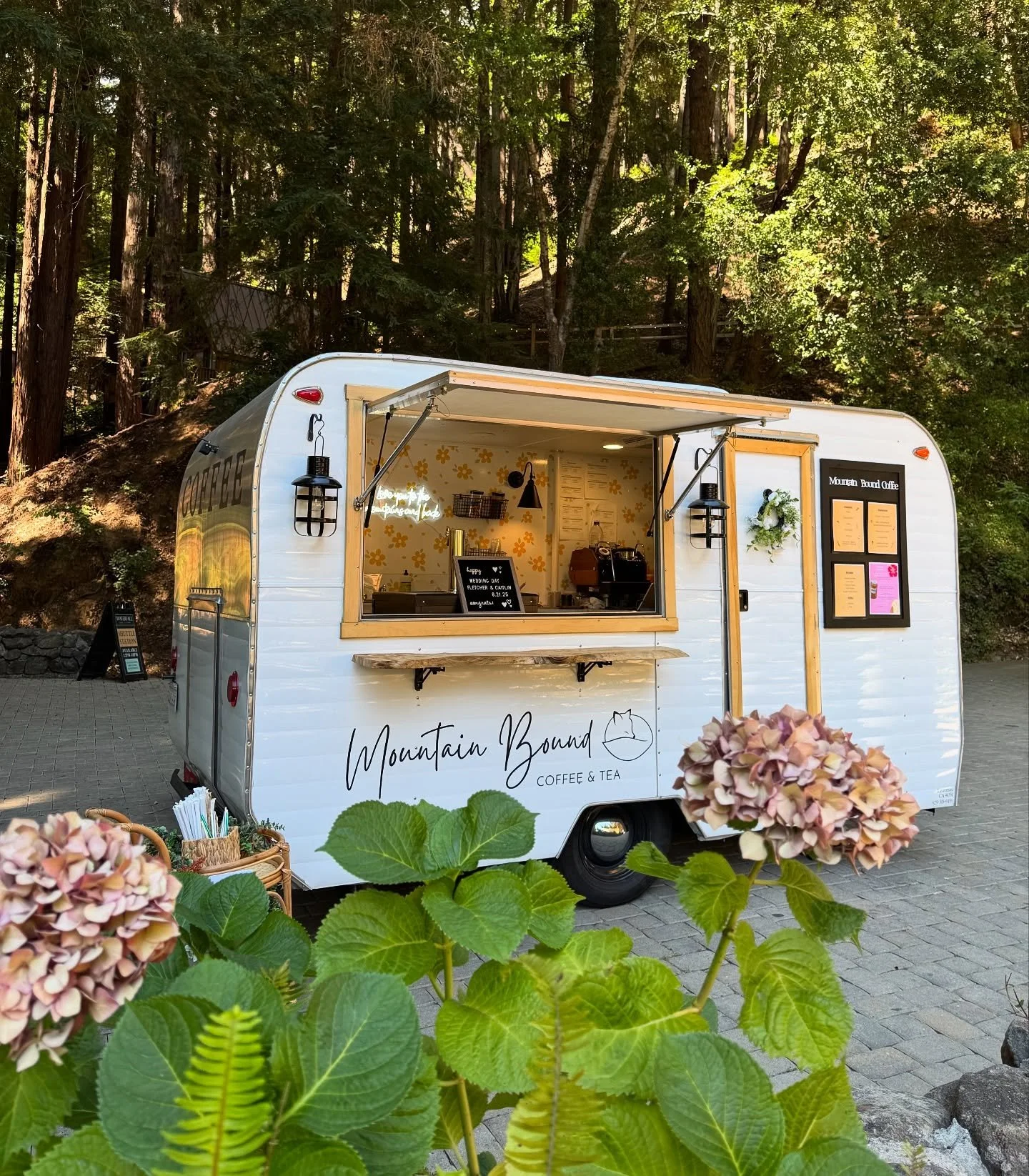 Nothing beats early morning lattes among the redwoods &amp; A-frame cabins 🌲 Thank you Fletcher &amp; Caitlin for choosing us to make your day extra special! 🫶🏼
