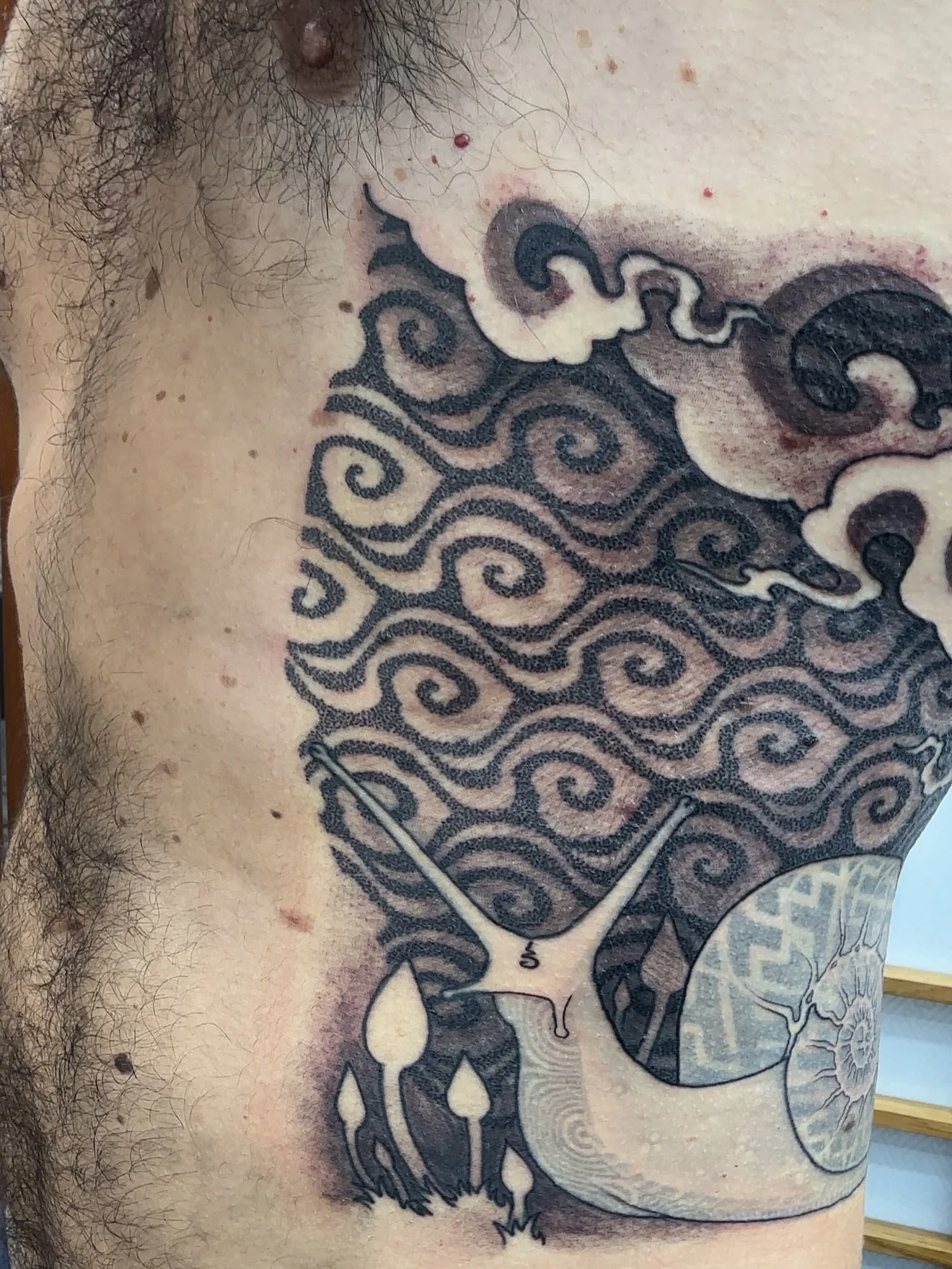 I forgot to take final pictures of @tommaso_naffenna &lsquo;s psychedelic snail so I had to take screenshots of the video I did remember to take&hellip;. I hope they suffice.

We started this so many years ago, it was great to get it finished finally