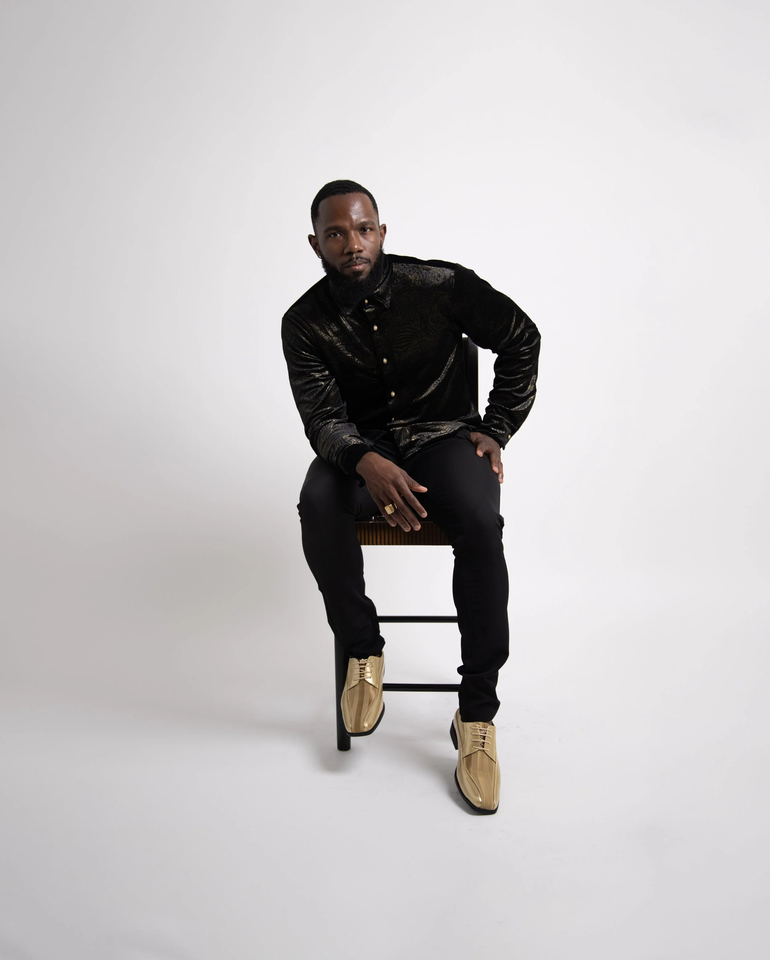 Seated_179_3.jpg