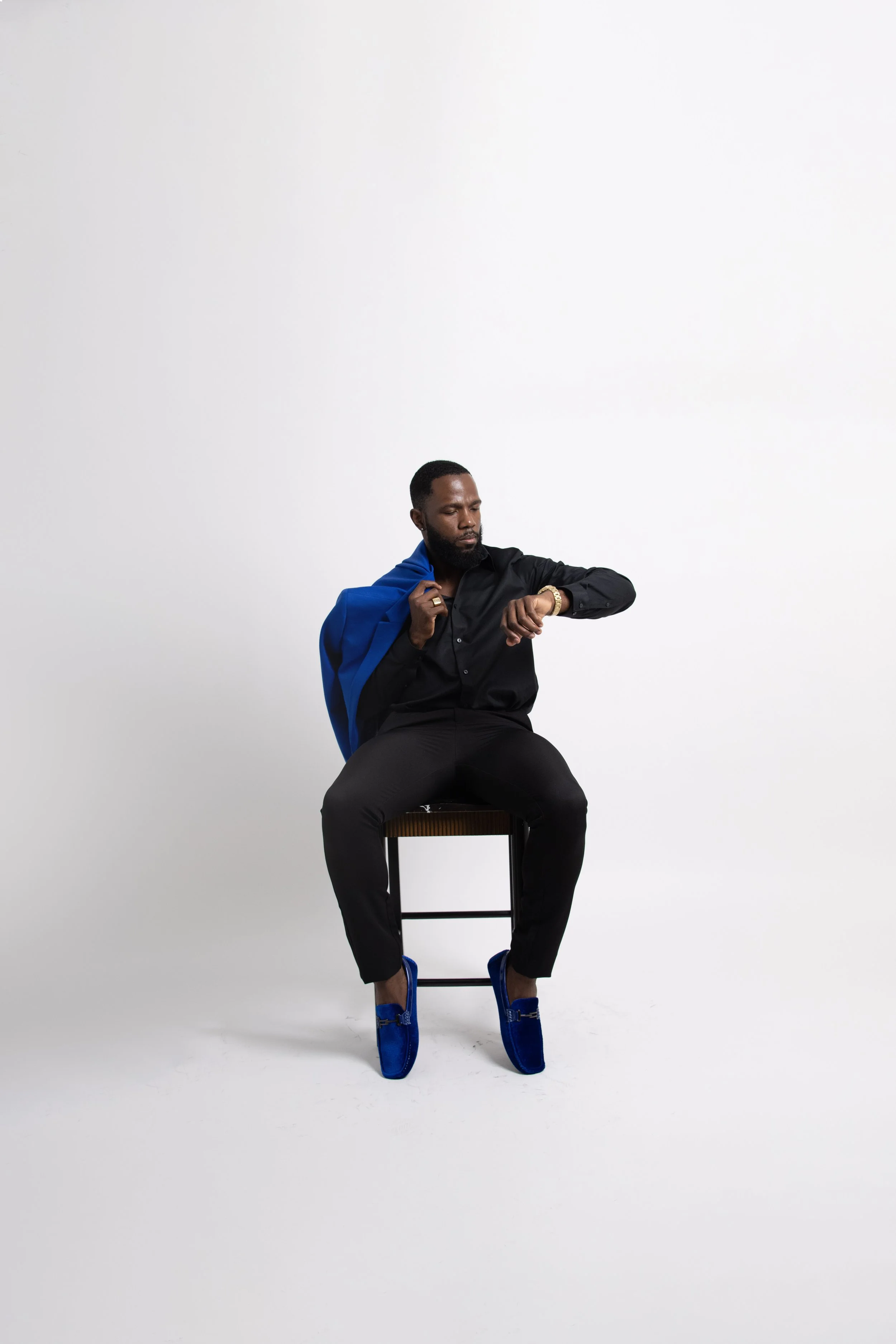 Seated_Roberto_2.jpg